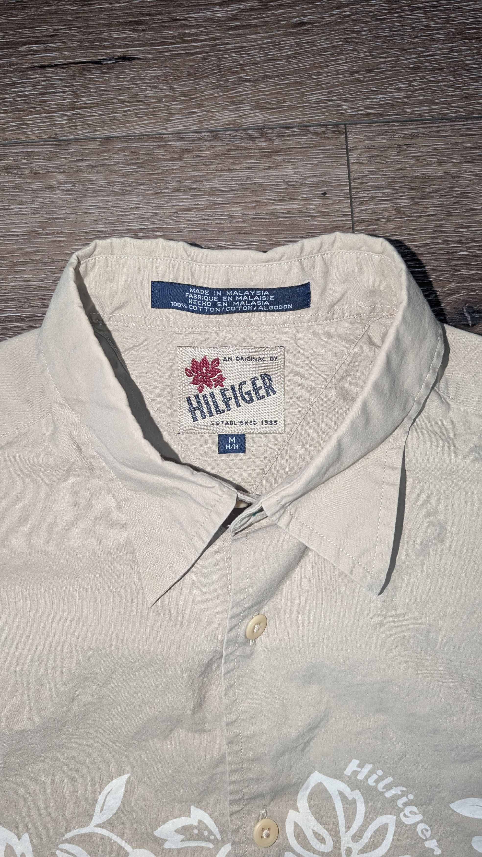 Tommy Hilfiger Vintage Tommy Hilfiger floral beige Hawaiian shirt - SIZE M Size US M / EU 48-50 / 2 - 4 Thumbnail