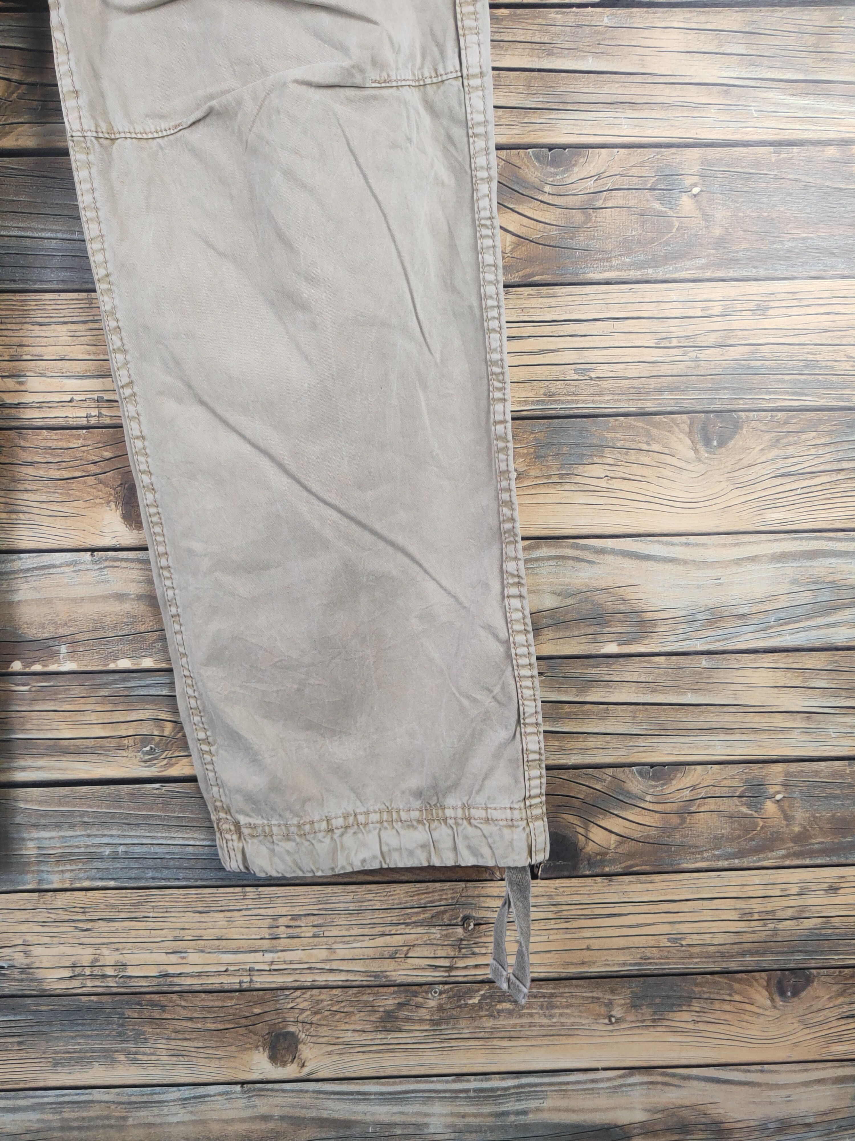 Japanese Brand DL Uniqlo Beige Multipocket Cargo Pants #SP46-291T Size US 31 - 6 Thumbnail