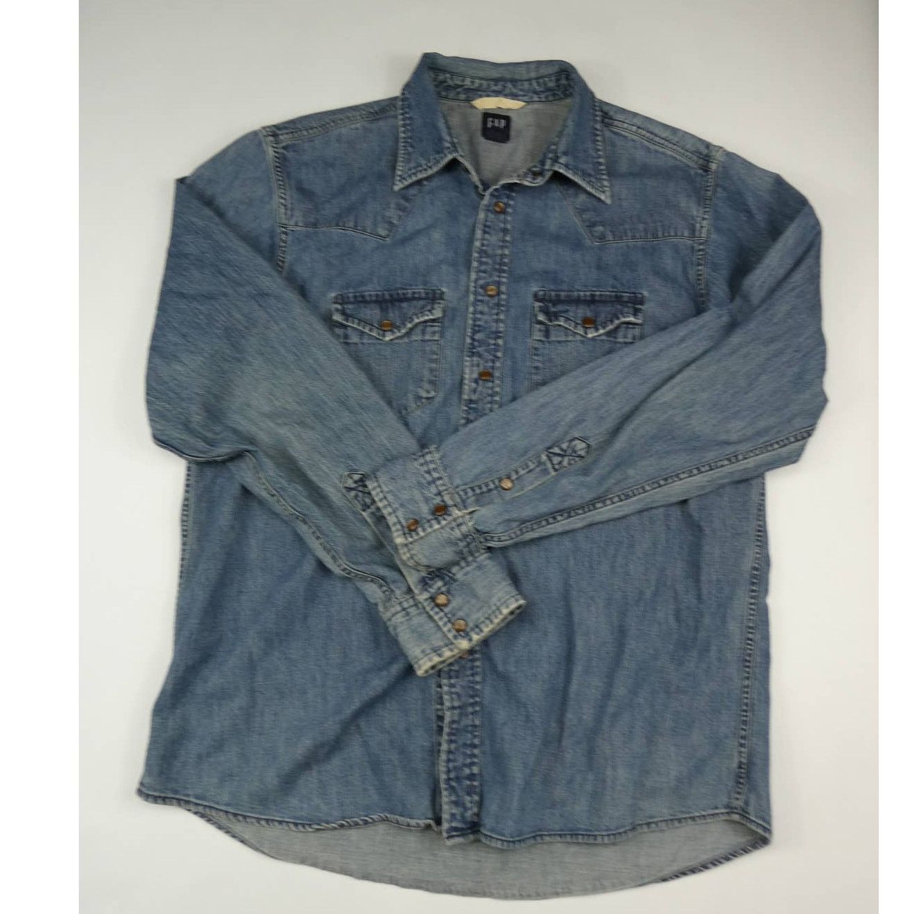 Gap vintage GAP pearl snap denim button down shirt, medium Size US M / EU 48-50 / 2 - 1 Thumbnail