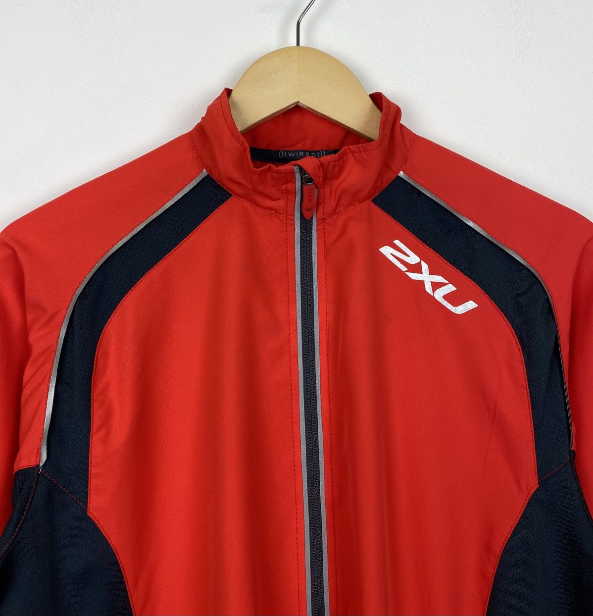 Other 2XU Full Zip Running Light Jacket Mens Size Small Red Sports Size US S / EU 44-46 / 1 - 2 Thumbnail