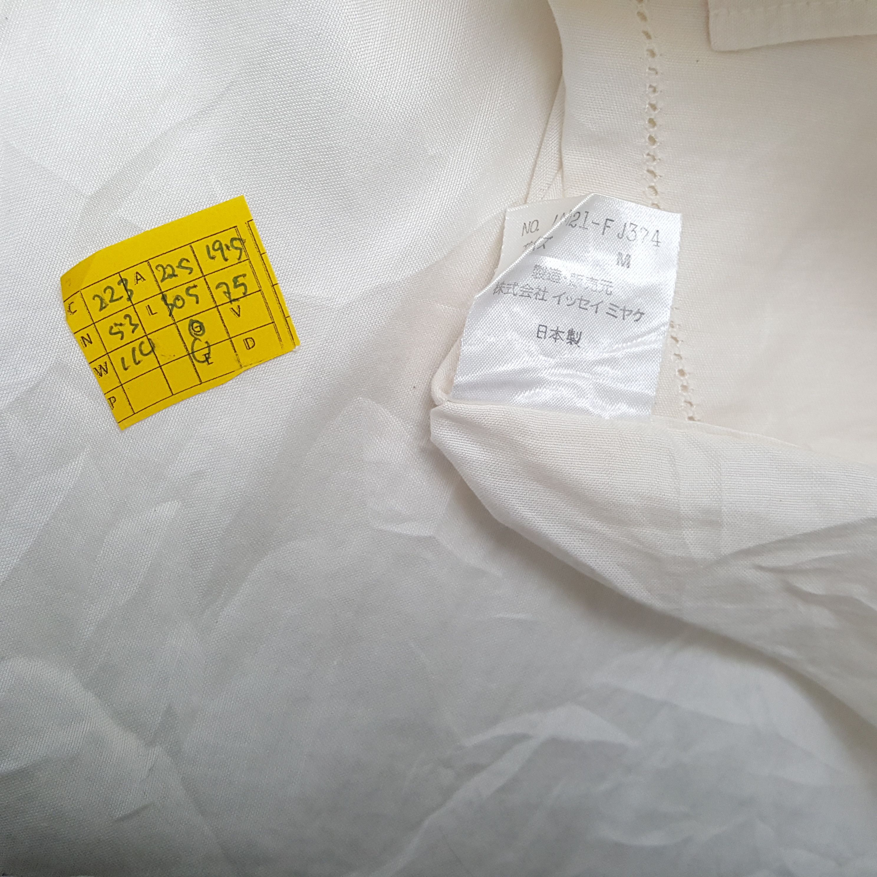 Issey Miyake × Japanese Brand × Vintage Vintage ISSEY MIYAKE Japanese Fashion Brand Button Shirts Size US M / EU 48-50 / 2 - 4 Thumbnail