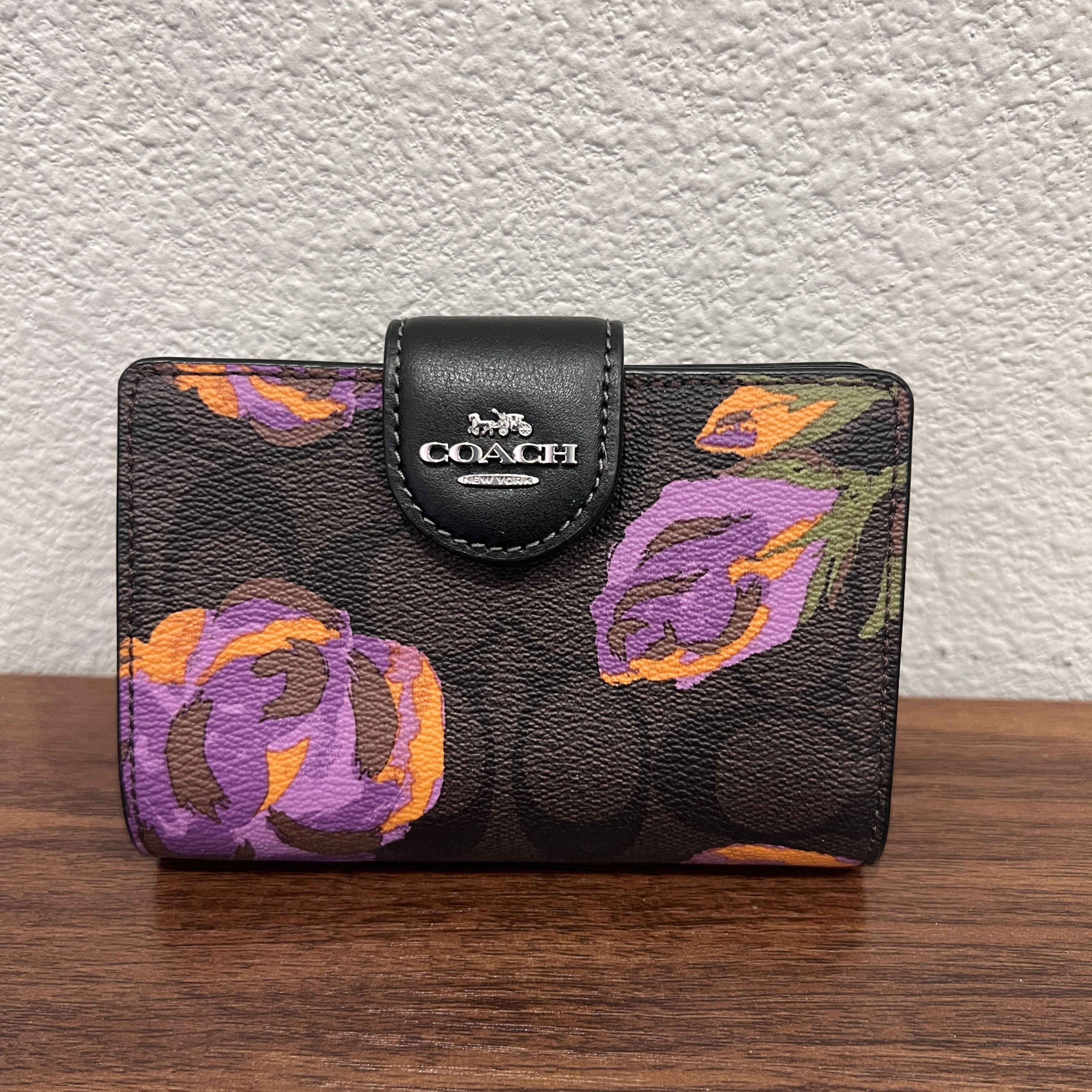 Medium Corner Zip Wallet In Signature Canvas With Rose Print
