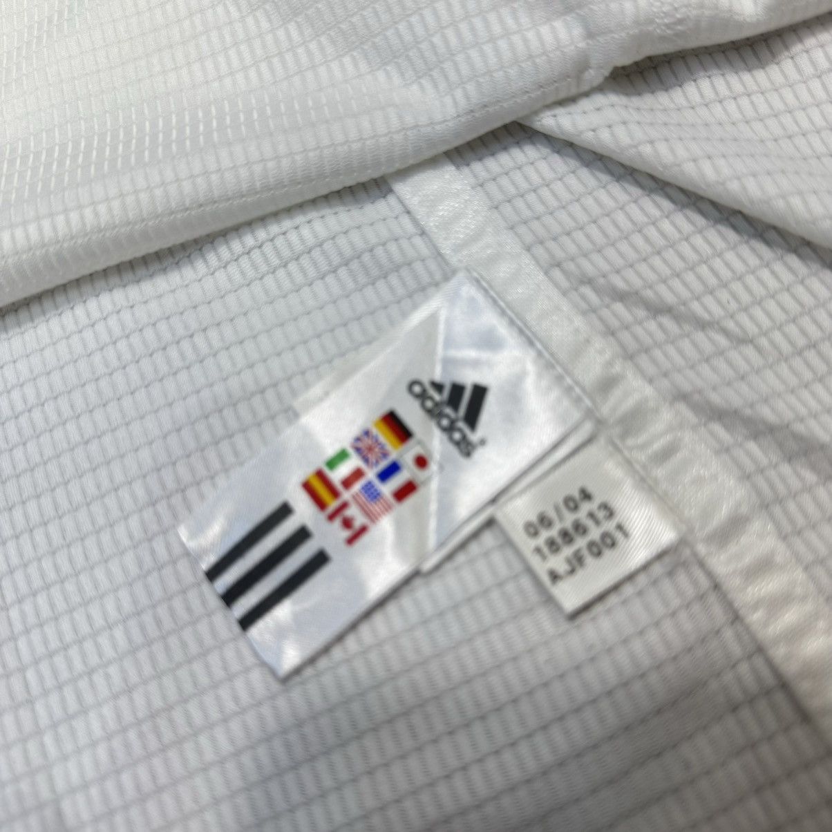 Other Real Madrid 04/05 player issue home shirt Size US L / EU 52-54 / 3 - 9 Thumbnail