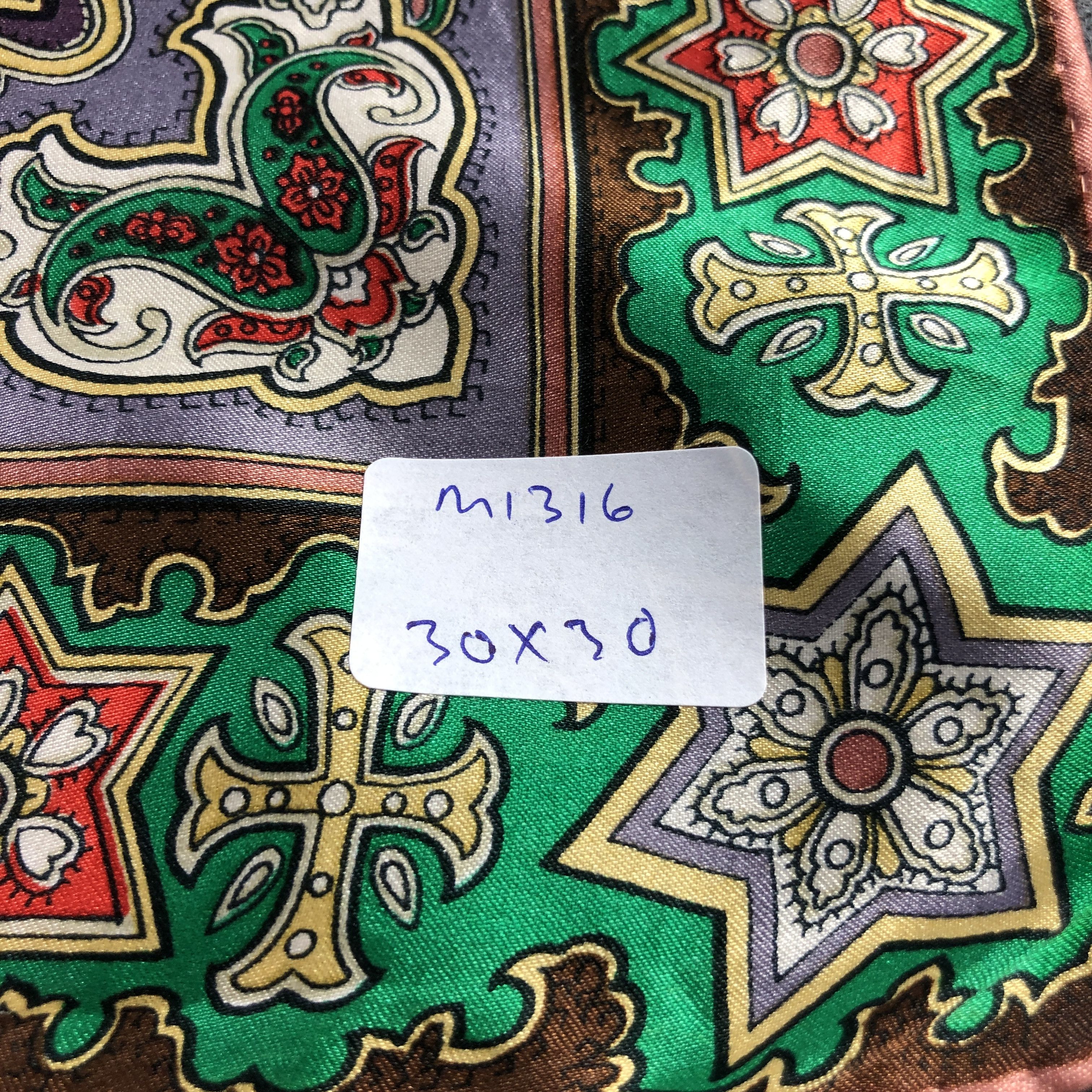 Vintage Vintage Luxury Paisley Hand Rolled Silk Scarf M1316 Size ONE SIZE - 5 Thumbnail