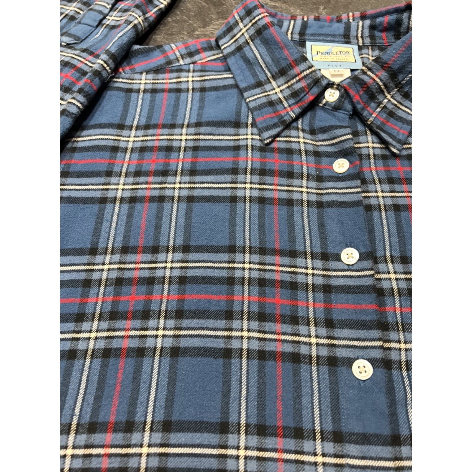 Pendleton VINTAGE Pendleton Flannel Shirt Women's Long Sleeve Button-Up Plaid Pocket XL Blue Size XL / US 12-14 / IT 48-50 - 4 Thumbnail