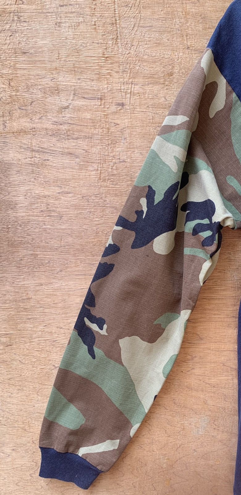 Japanese Brand Fung Burger Hand Printing Made In JAPAN Camo Sleeve Shirt Size US M / EU 48-50 / 2 - 9 Thumbnail