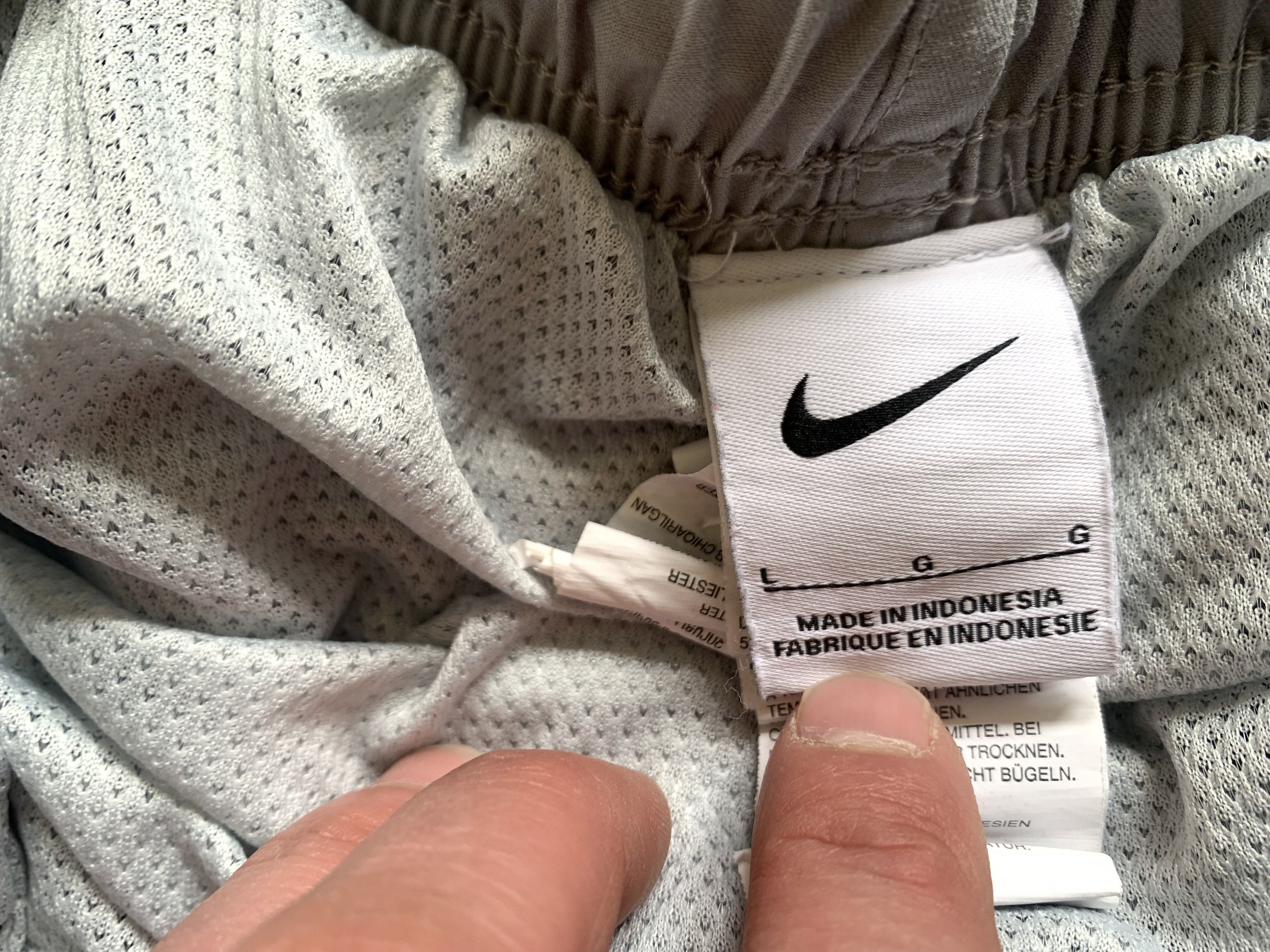 Nike Nike Grey Sport Training Shorts Size US 33 - 6 Thumbnail