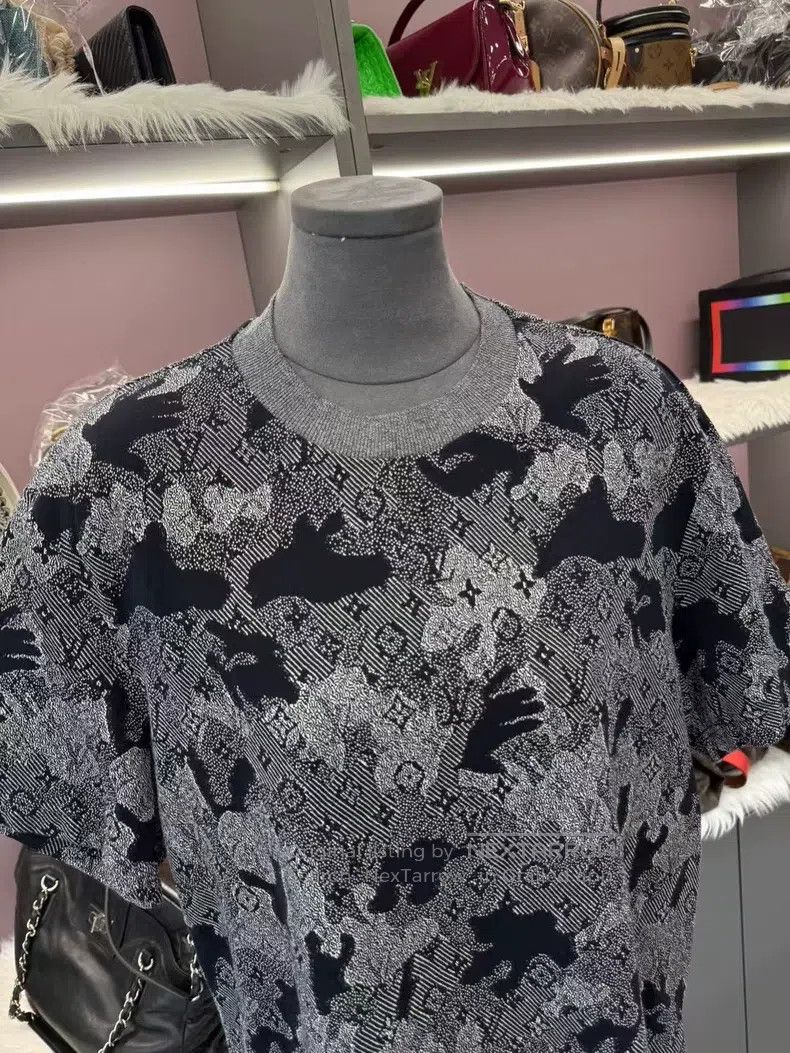 Louis Vuitton Louis Vuitton Grey floral full print knit short sleeve Size US L / EU 52-54 / 3 - 4 Thumbnail