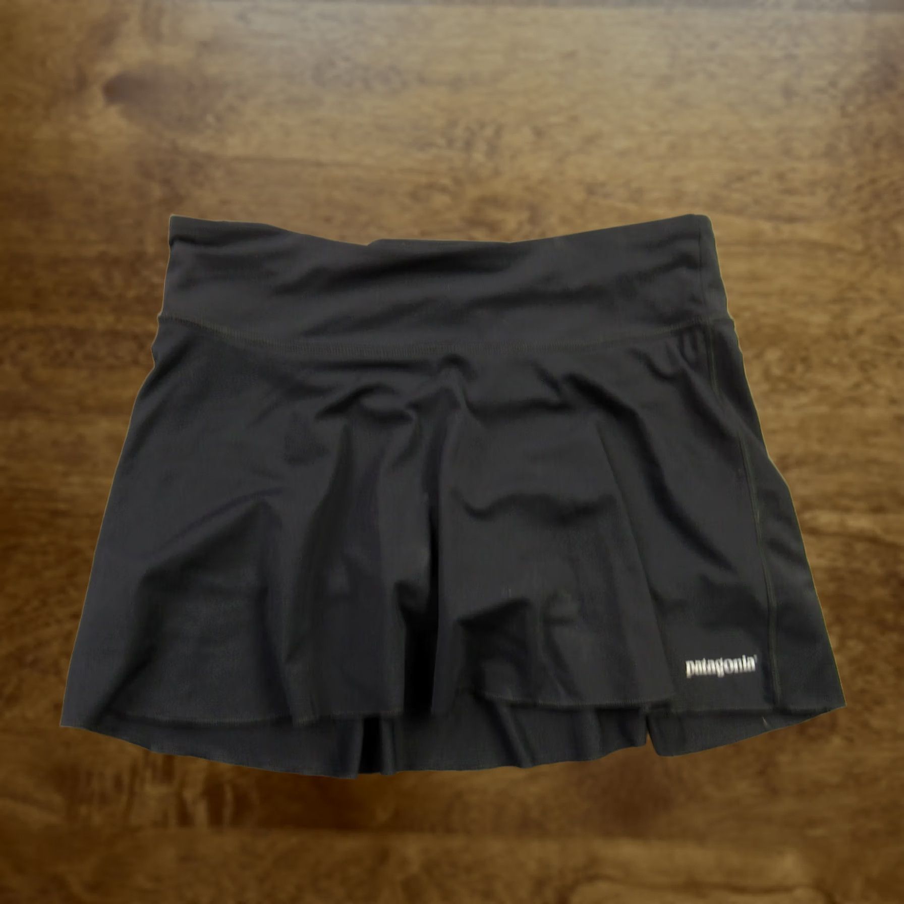 Patagonia Patagonia Skirt Womens Small Lightweight Outdoor Black Midi Knit Polyester Spandex Flare Pockets Logo Casual Top Brand: Patagonia Womens Size 28" / US 6 / IT 42 - 1 Thumbnail