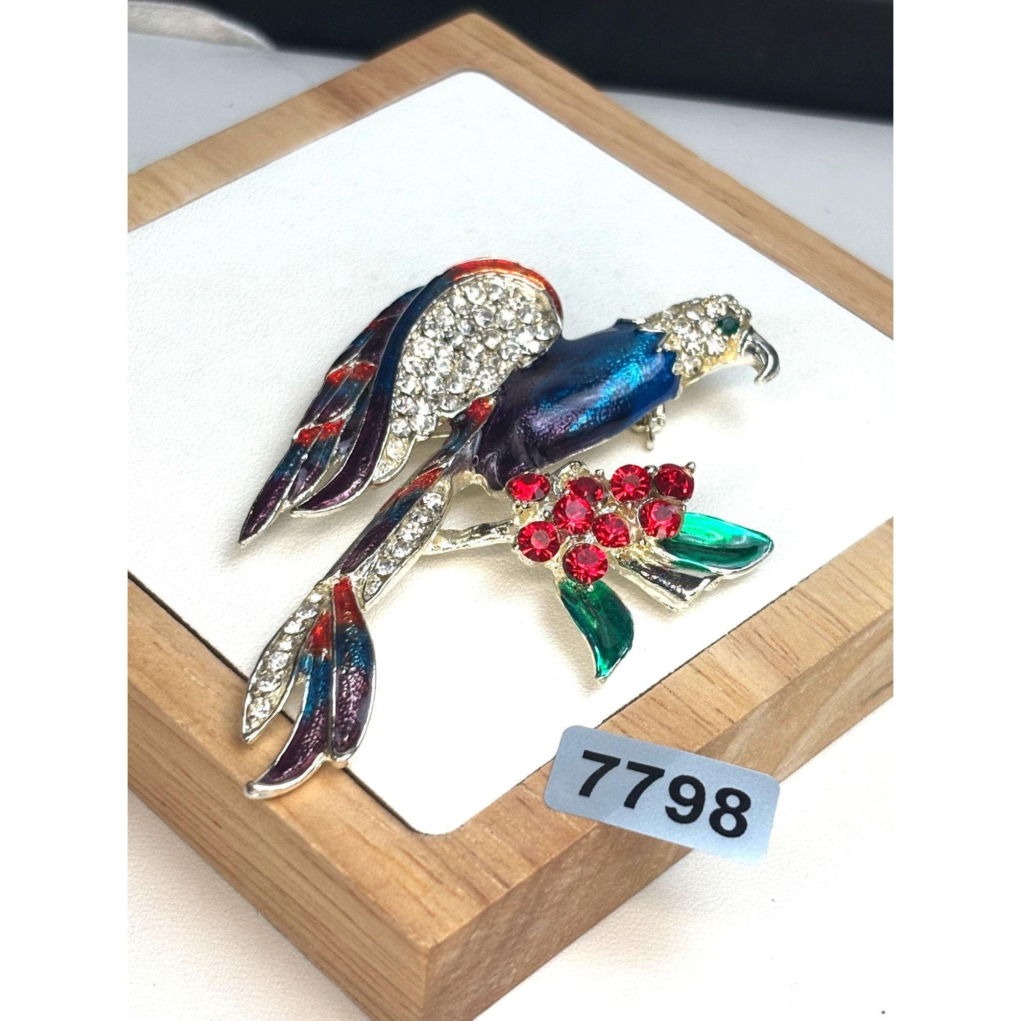 Other Vintage Rhinestone Eagle hawk Brooch With Red & Green Accent Size ONE SIZE - 2 Thumbnail