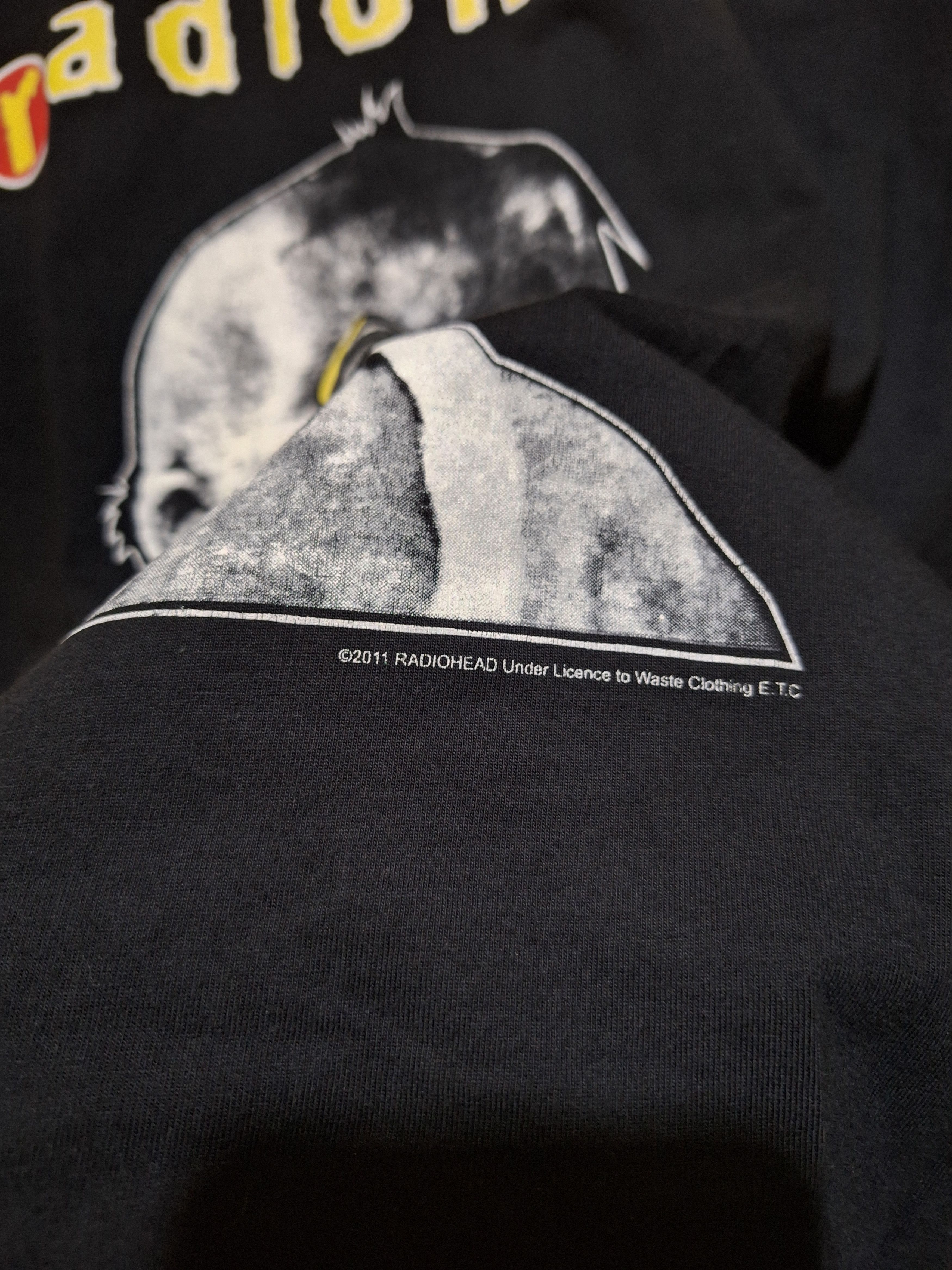 Band Tees 🔥RARE🔥 Radiohead 00s pablo honey tour album creep rock tee Size US L / EU 52-54 / 3 - 4 Thumbnail