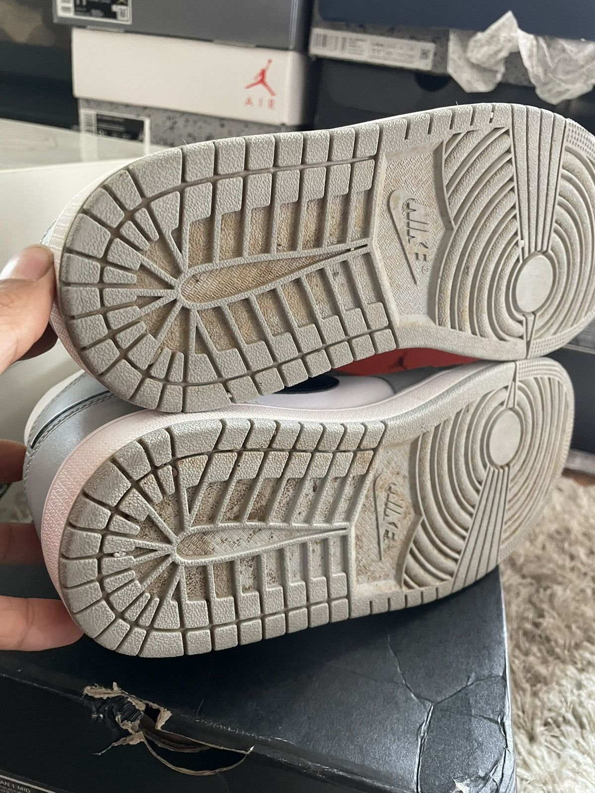 Jordan Brand Jordan 1 Mid Smoke Grey Size US 9 / EU 42 - 8 Thumbnail