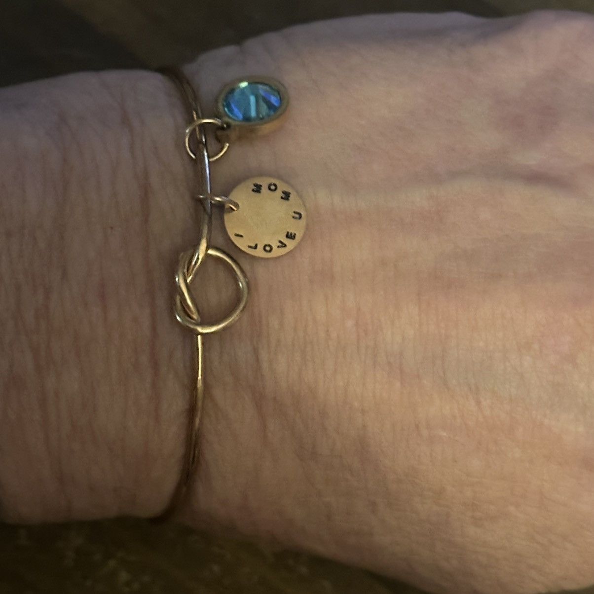 Other Gold tone I Love U Mom December birthstone knot bracelet Size ONE SIZE - 3 Thumbnail