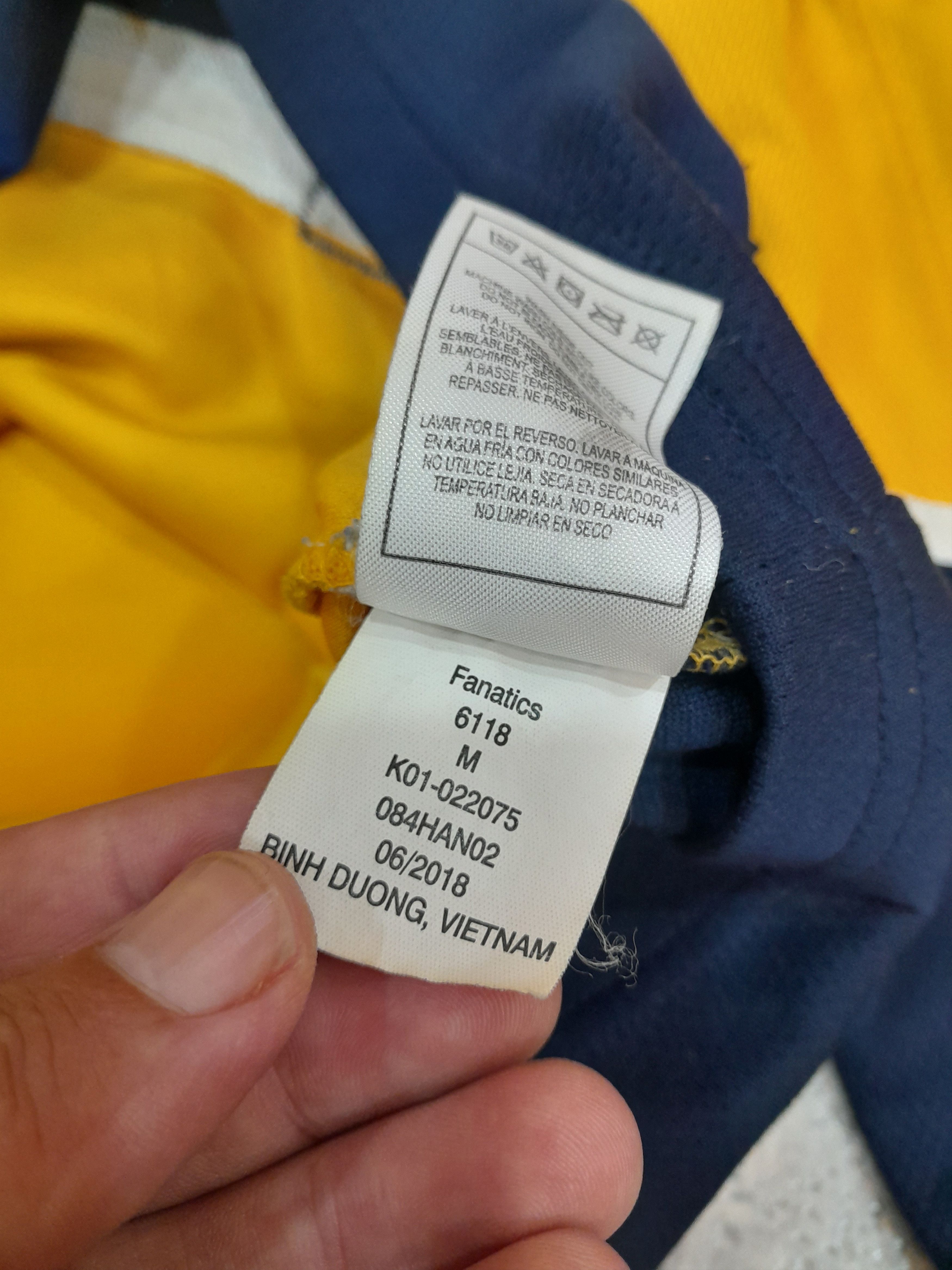 NHL NASHVILLE PREDATORS Jersey. Size US M / EU 48-50 / 2 - 7 Thumbnail