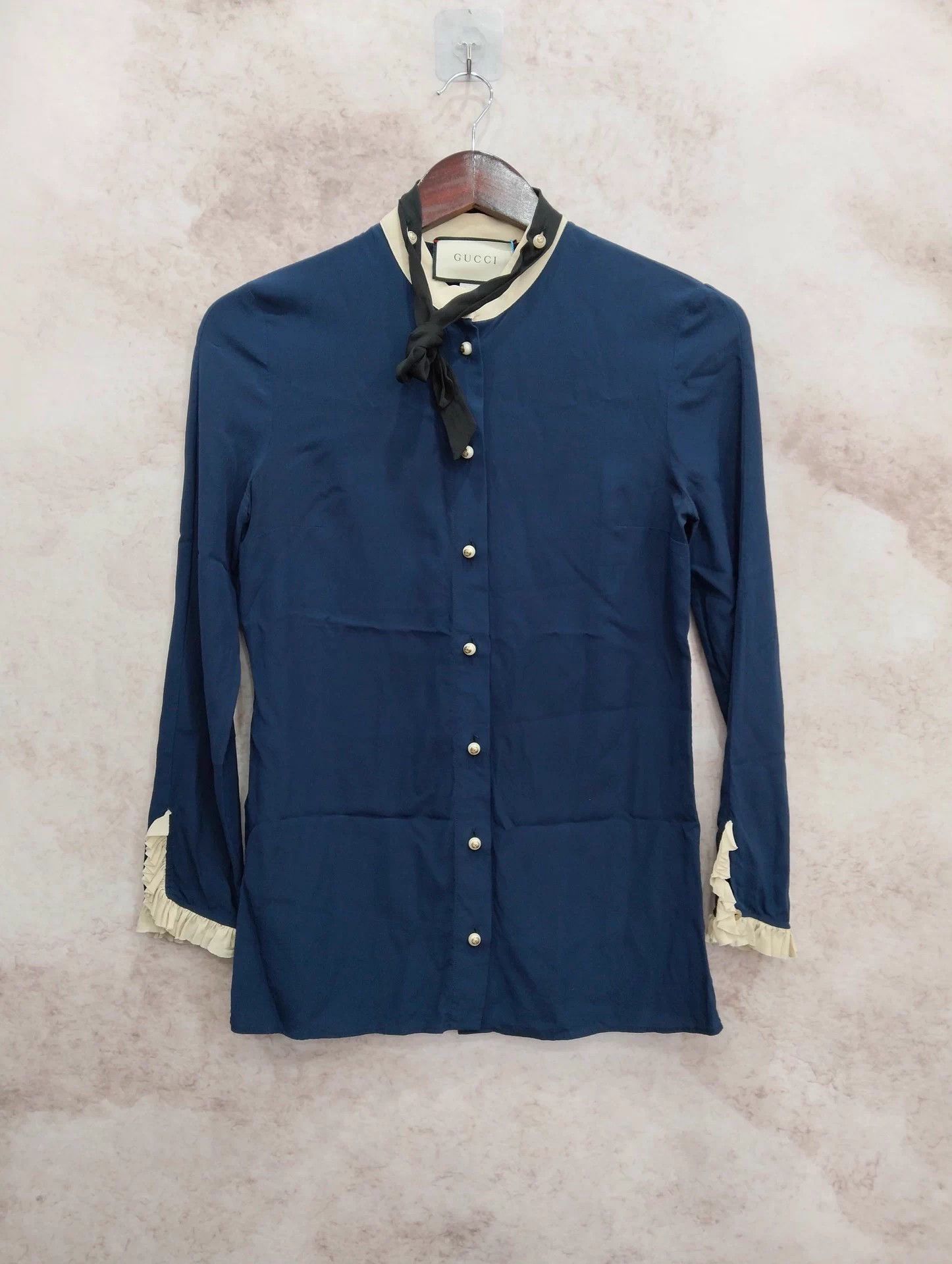 Gucci Gucci Silk Pearl Button Shirt 38 95 New Size XS / US 0-2 / IT 36-38 - 1 Thumbnail