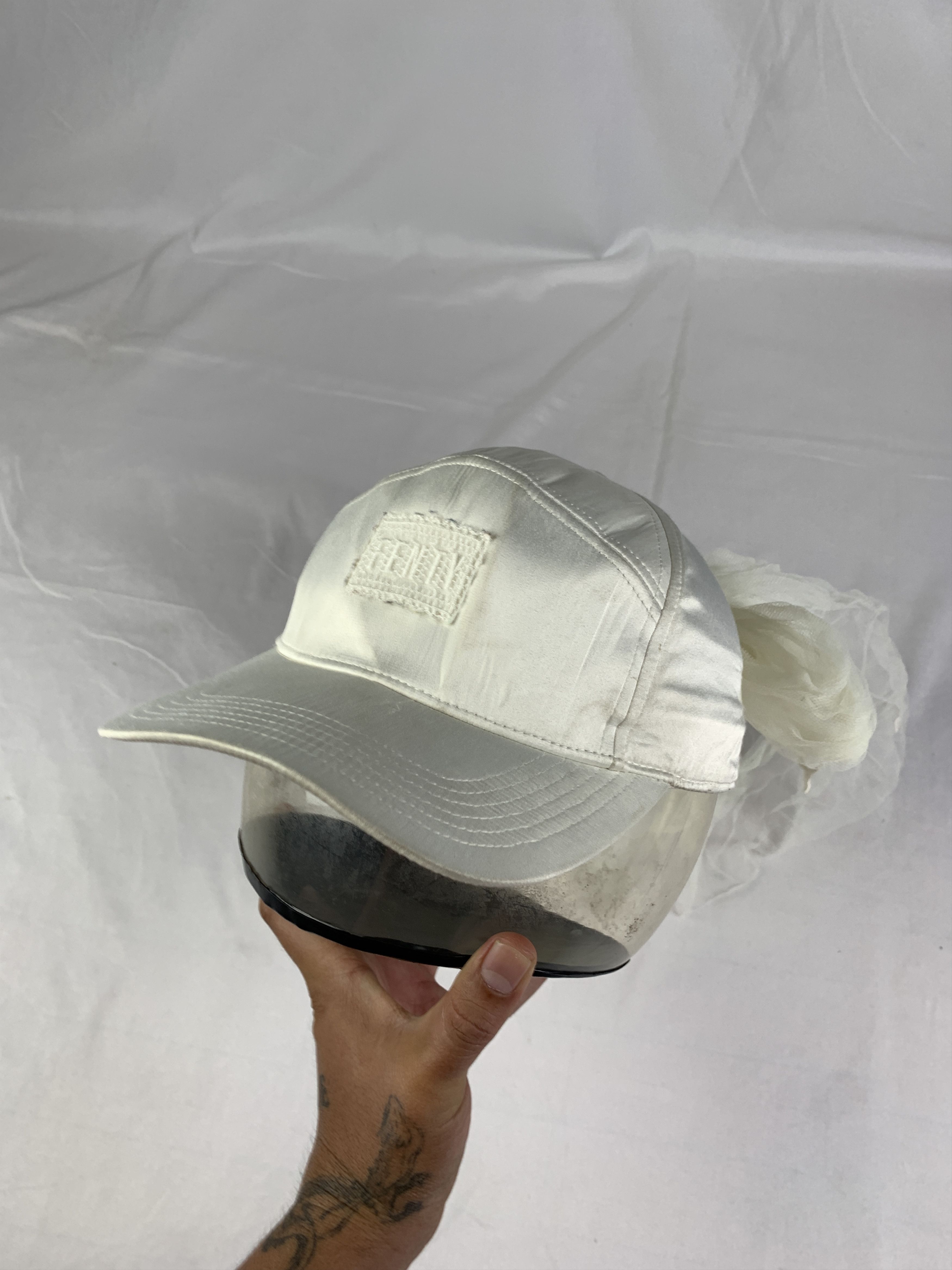 Fenty × Puma PUMA x FENTY by Rihanna White Bow Camp Cap (OSFA) Size ONE SIZE - 1 Thumbnail