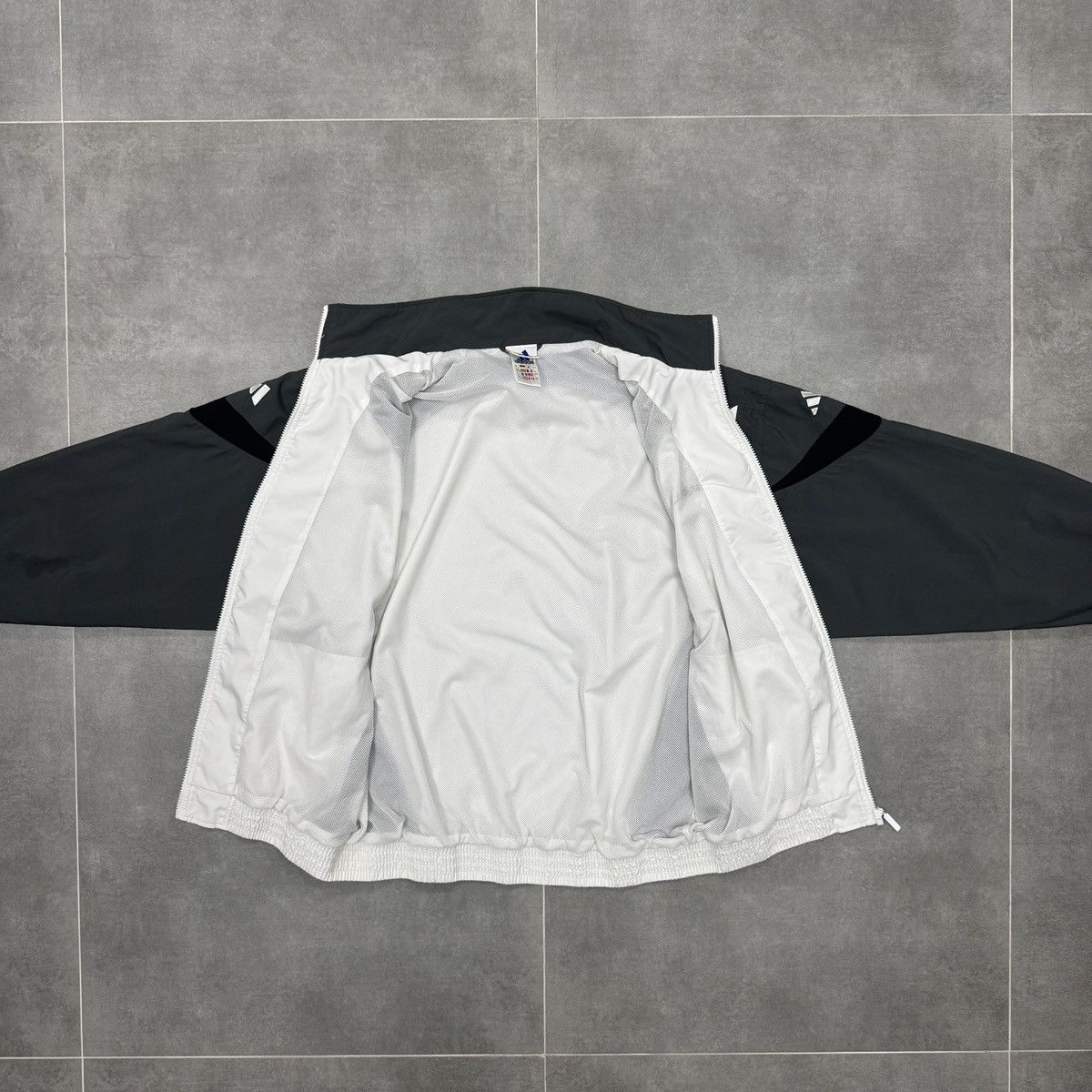 Adidas Vintage Adidas Track Suit Set Pants / Jacket 90s Men Size L Size US L / EU 52-54 / 3 - 11 Thumbnail