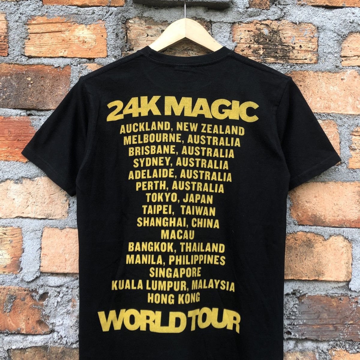 Other Bruno Mars 24k Magic World Tour Tshirt Size US S / EU 44-46 / 1 - 9 Thumbnail