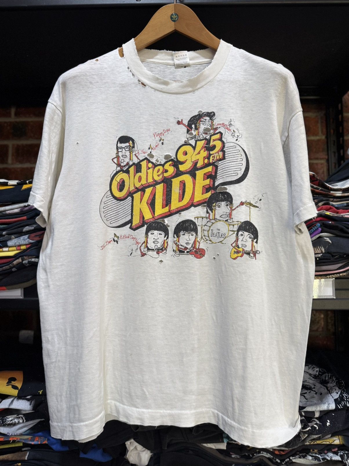 Band Tees Thrashed Vintage 90s The Beatles Klde Grunge Tee Size US L / EU 52-54 / 3 - 1 Thumbnail