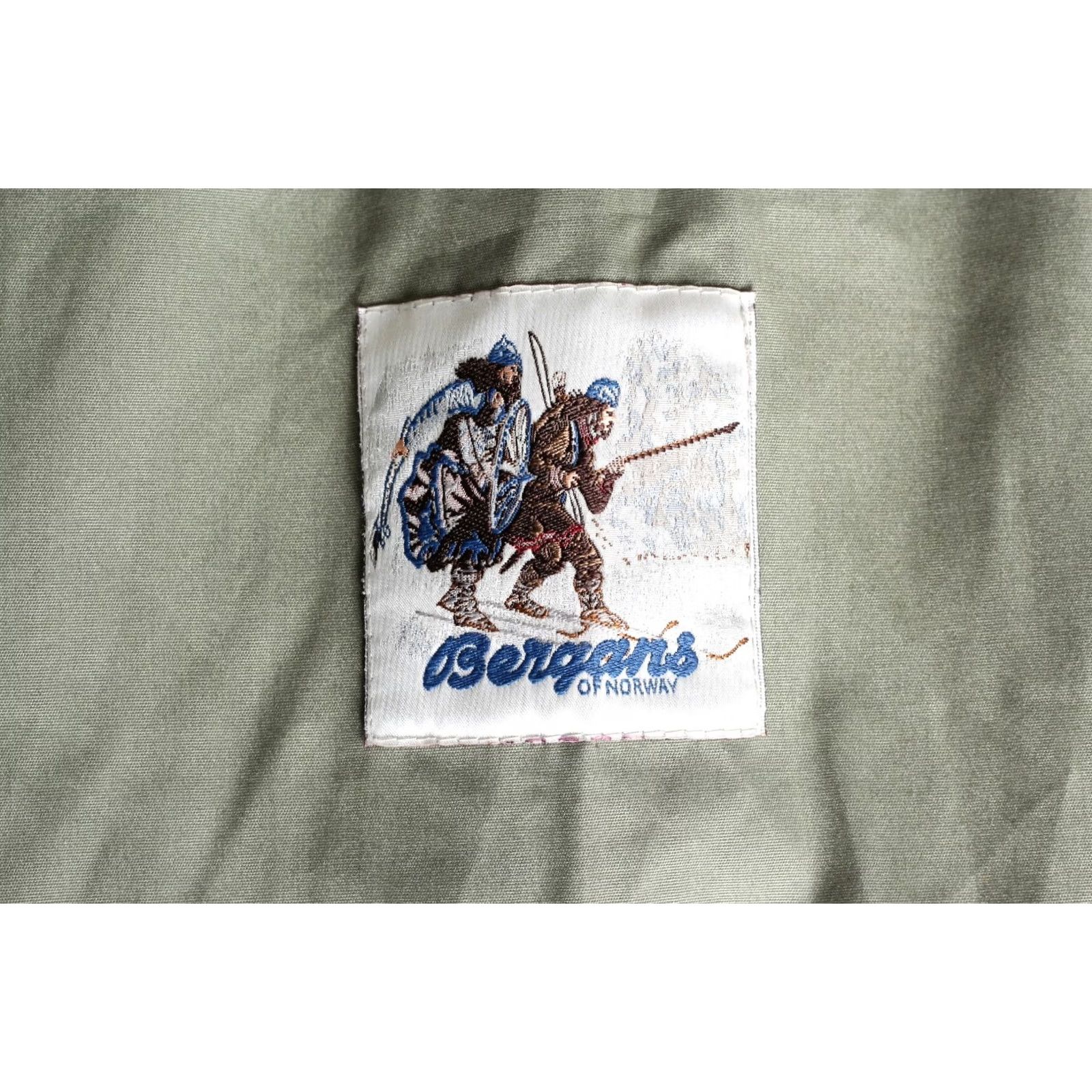 Vintage VINTAGE Bergans of Norway Jacket Men M Hooded Outdoor Hiking Trekking Size US M / EU 48-50 / 2 - 7 Thumbnail