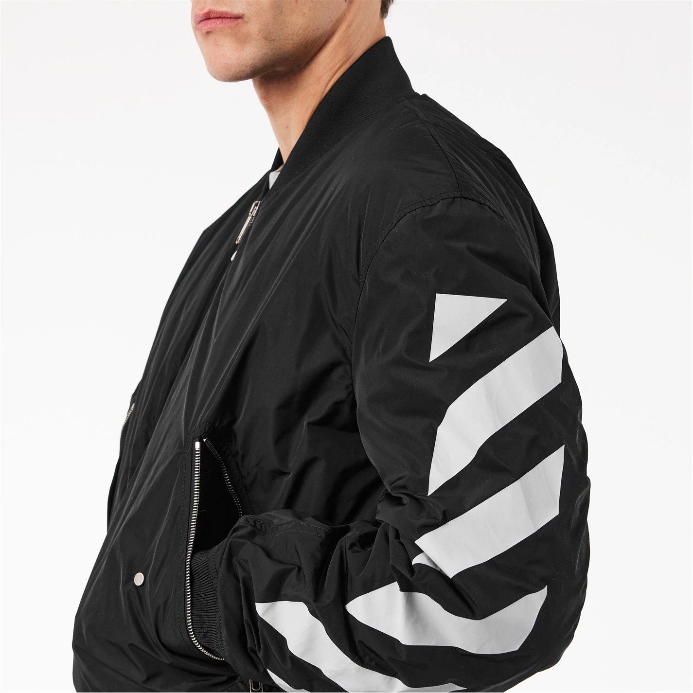 Off-White o1g2r1mq0326 Ribbed Athletic Bomber Jacket in Black/White Size US S / EU 44-46 / 1 - 5 Thumbnail