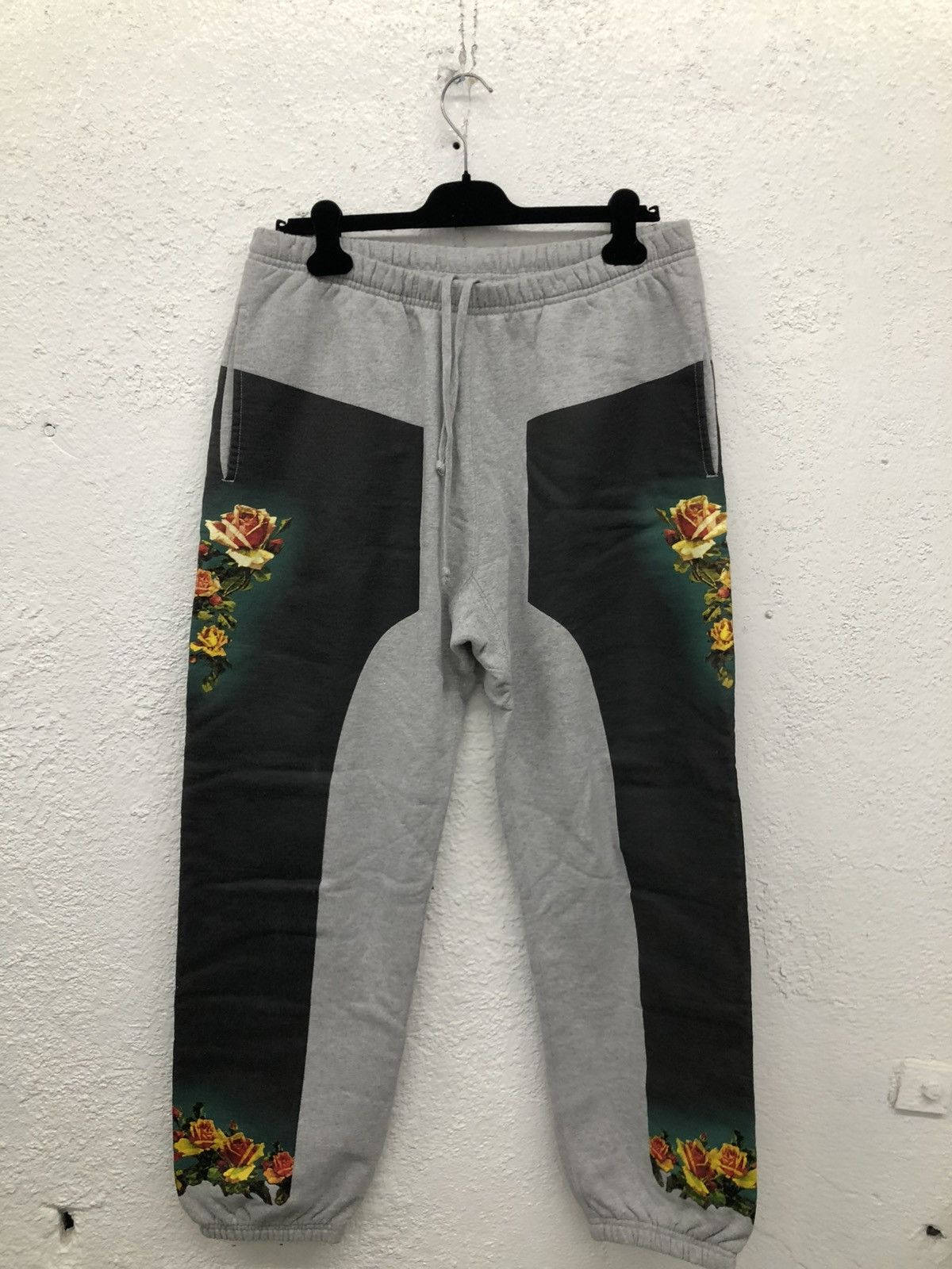 Supreme x Jean Paul Gaultier Floral Print Sweatpants SS19 L