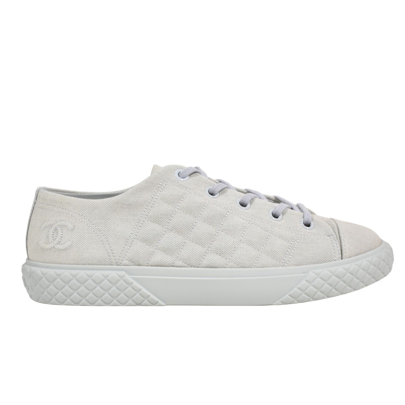 Chanel 22C Denim CC Logo Low Top Flat Runner Trainer Sneaker 39 Size US 9 / IT 39 - 1 Thumbnail