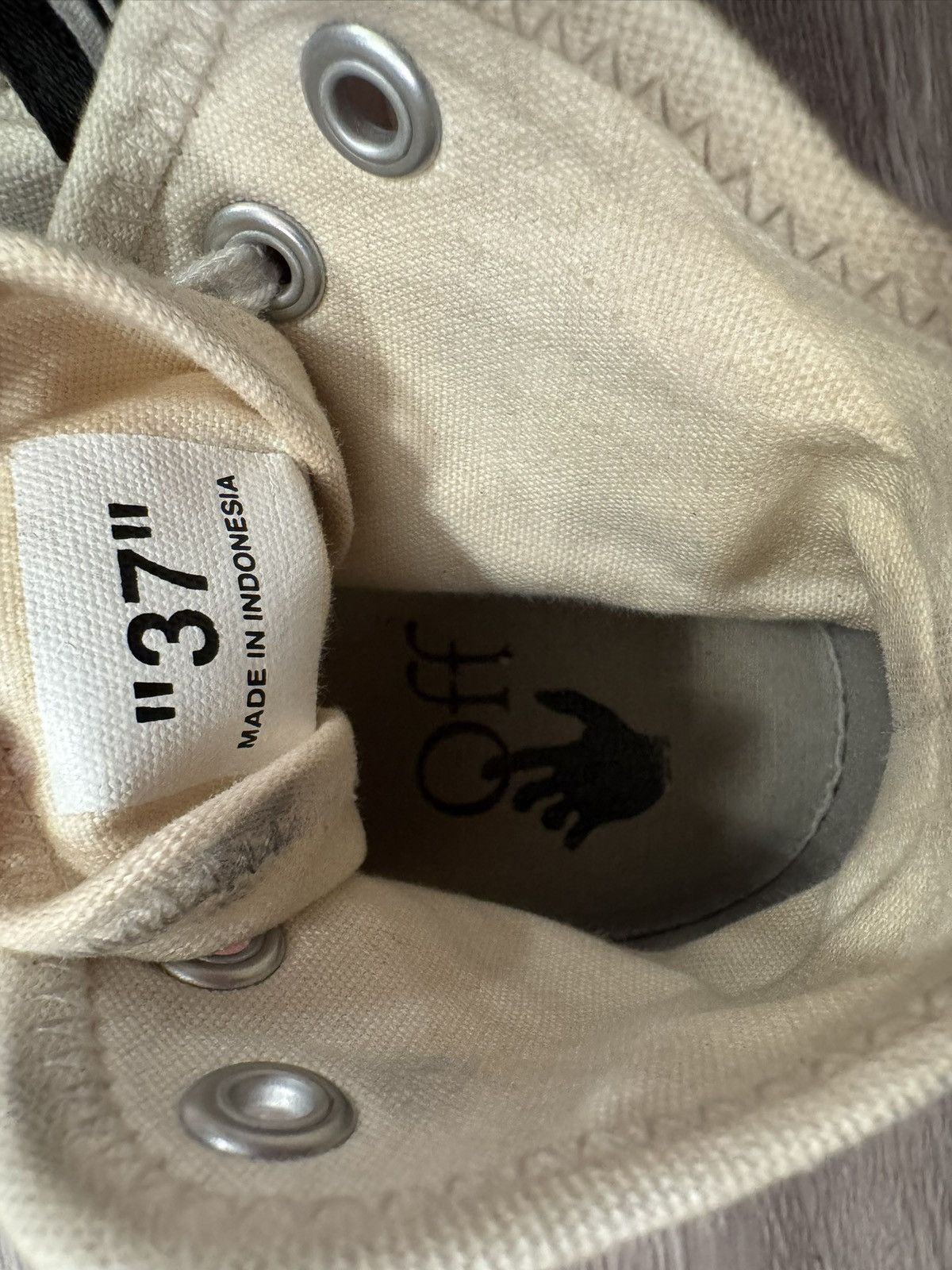 Off-White OFF-WHITE Mid Vulcanized Canvas Arrow Sneakers Size US 7 / IT 37 - 6 Thumbnail