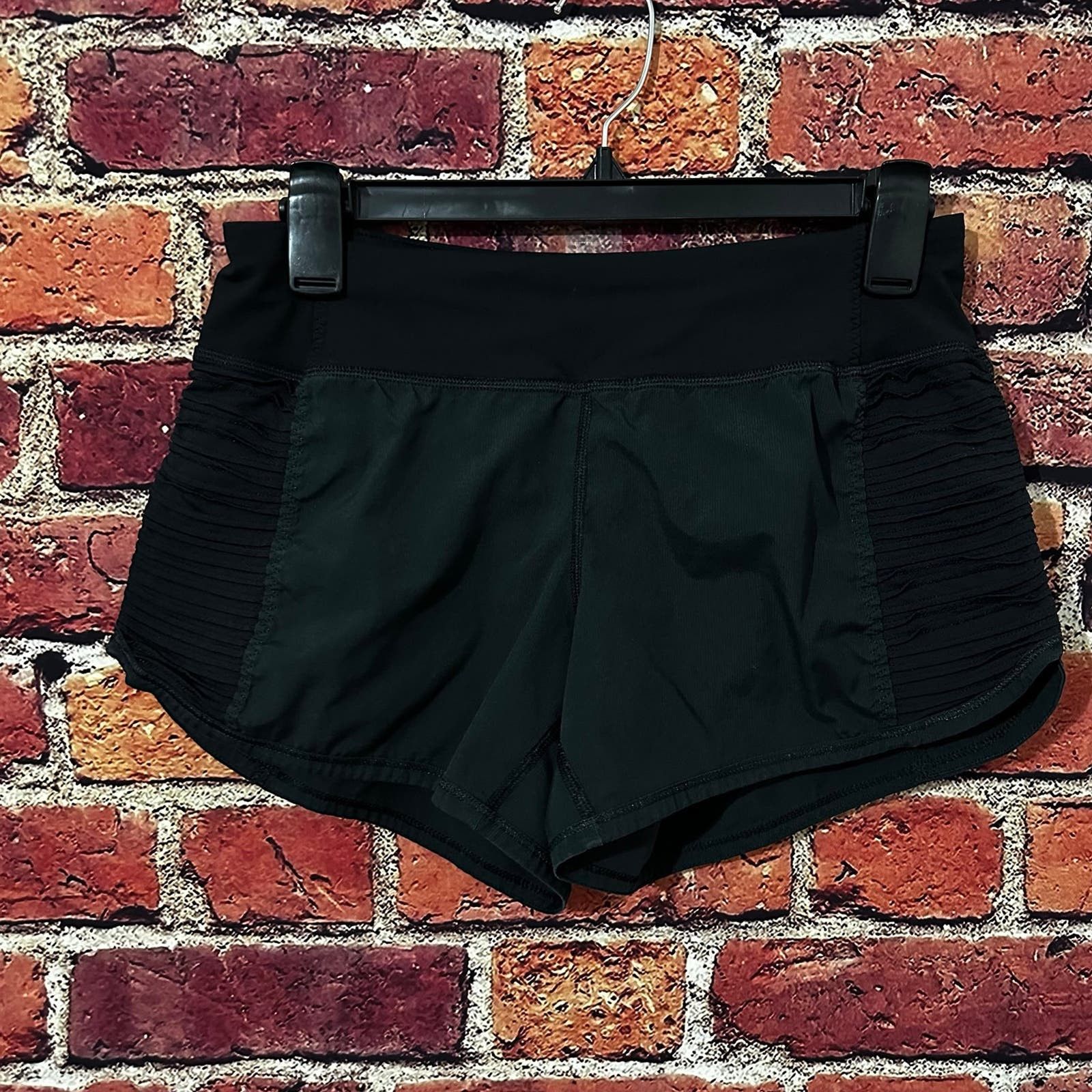 Lululemon Lululemon black shorts Size 28" / US 6 / IT 42 - 1 Thumbnail
