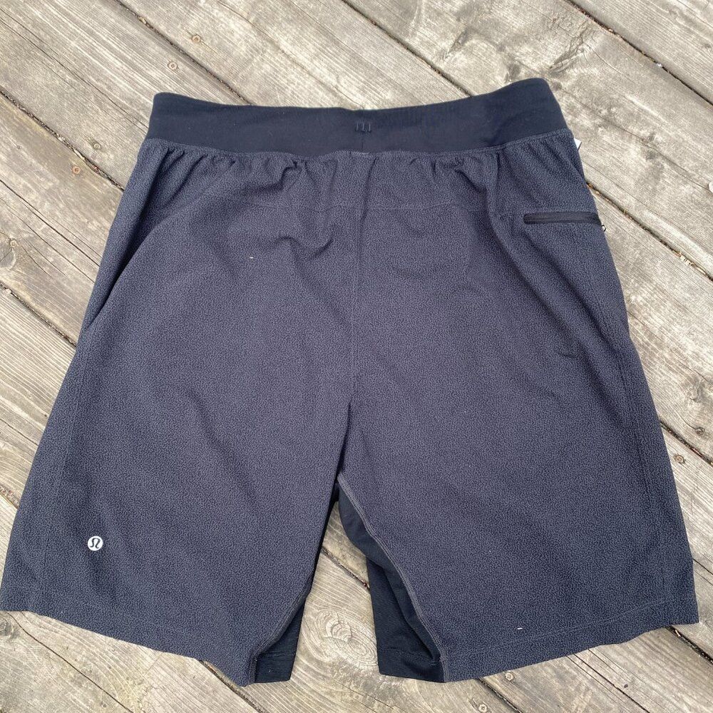 Lululemon Lululemon Mens Gray Performance Lined Shorts Size L Drawstr Size US 36 / EU 52 - 4 Thumbnail