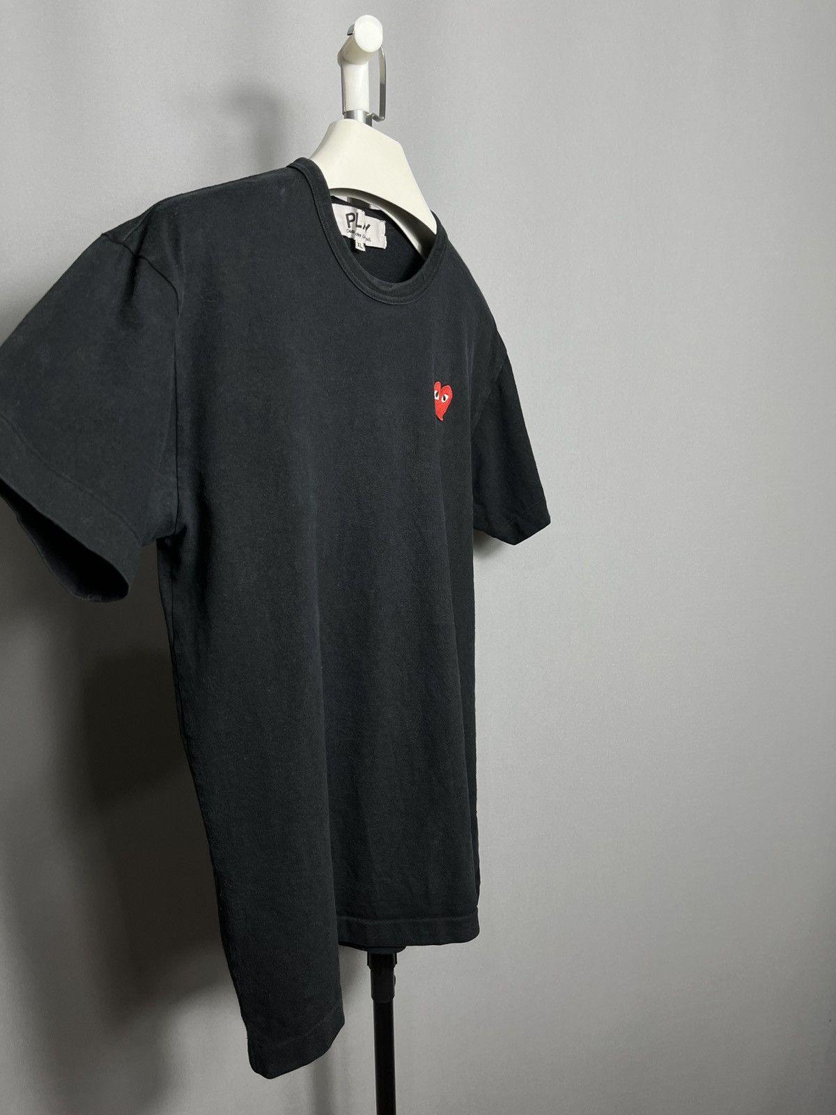 Comme des Garcons COMME DES GARCONS CDG PLAY RED HEART MENS AZ-T108 cotton tee Size US XL / EU 56 / 4 - 3 Thumbnail