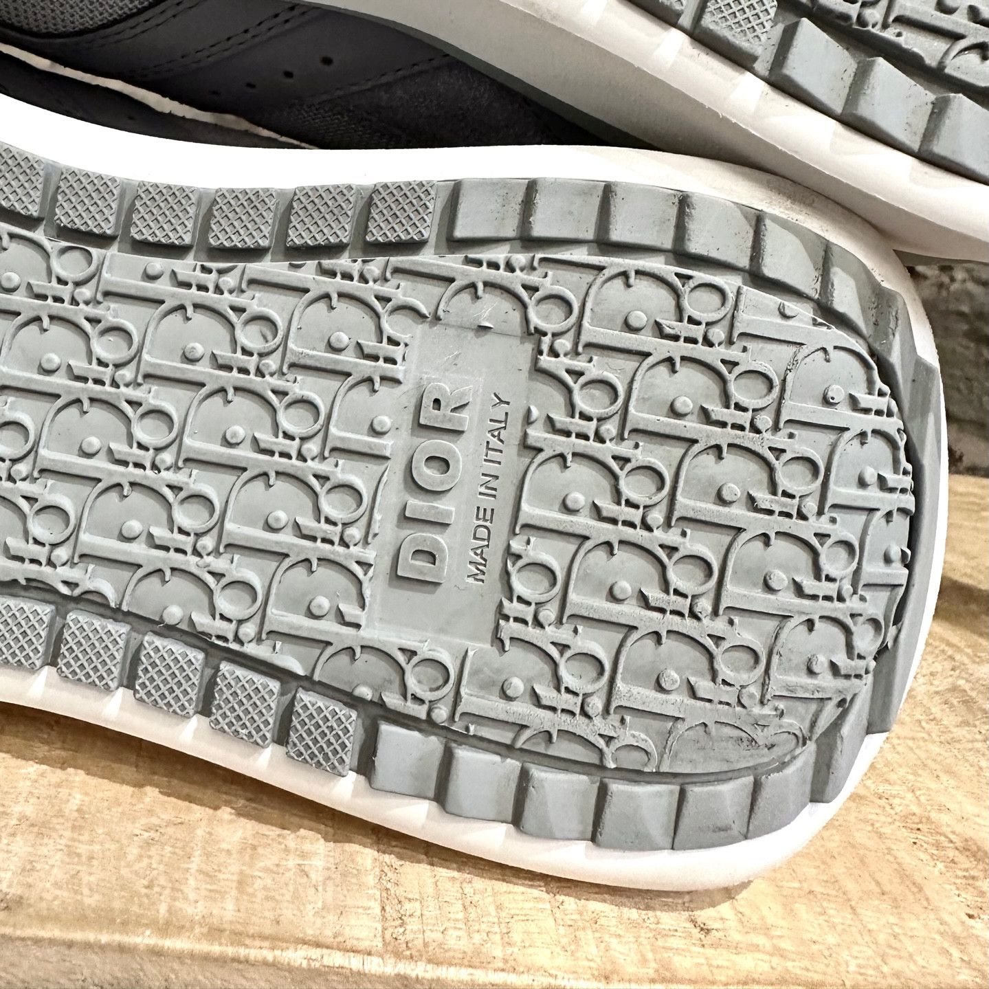 Dior Dior B29 Grey Mesh Suede Reflective Low-top Sneakers Size US 7.5 / EU 40-41 - 8 Thumbnail