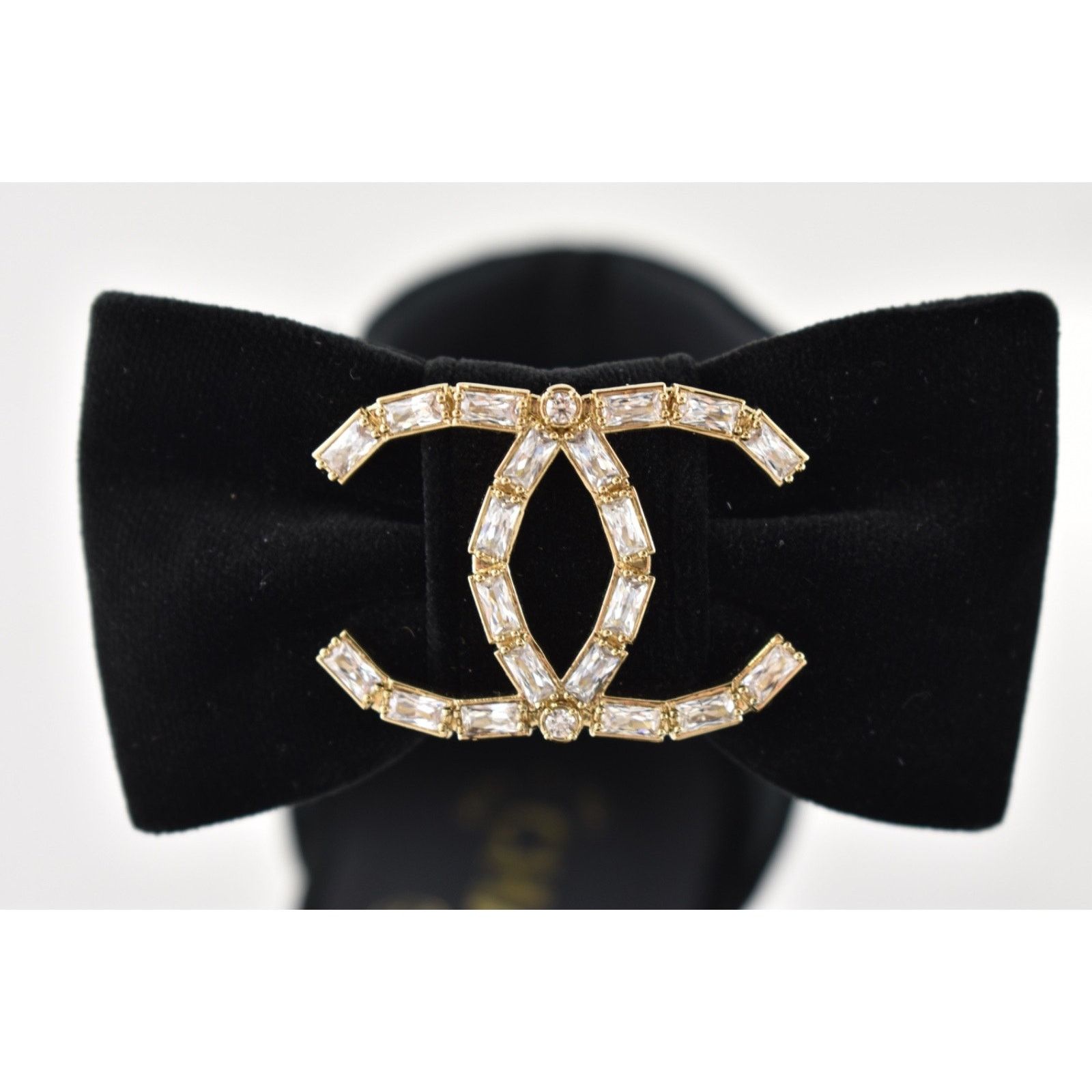 Chanel Chanel 24K Black Velvet Crystal CC Logo Mary Jane Pump 42 Size US 11 / IT 41 - 13 Thumbnail