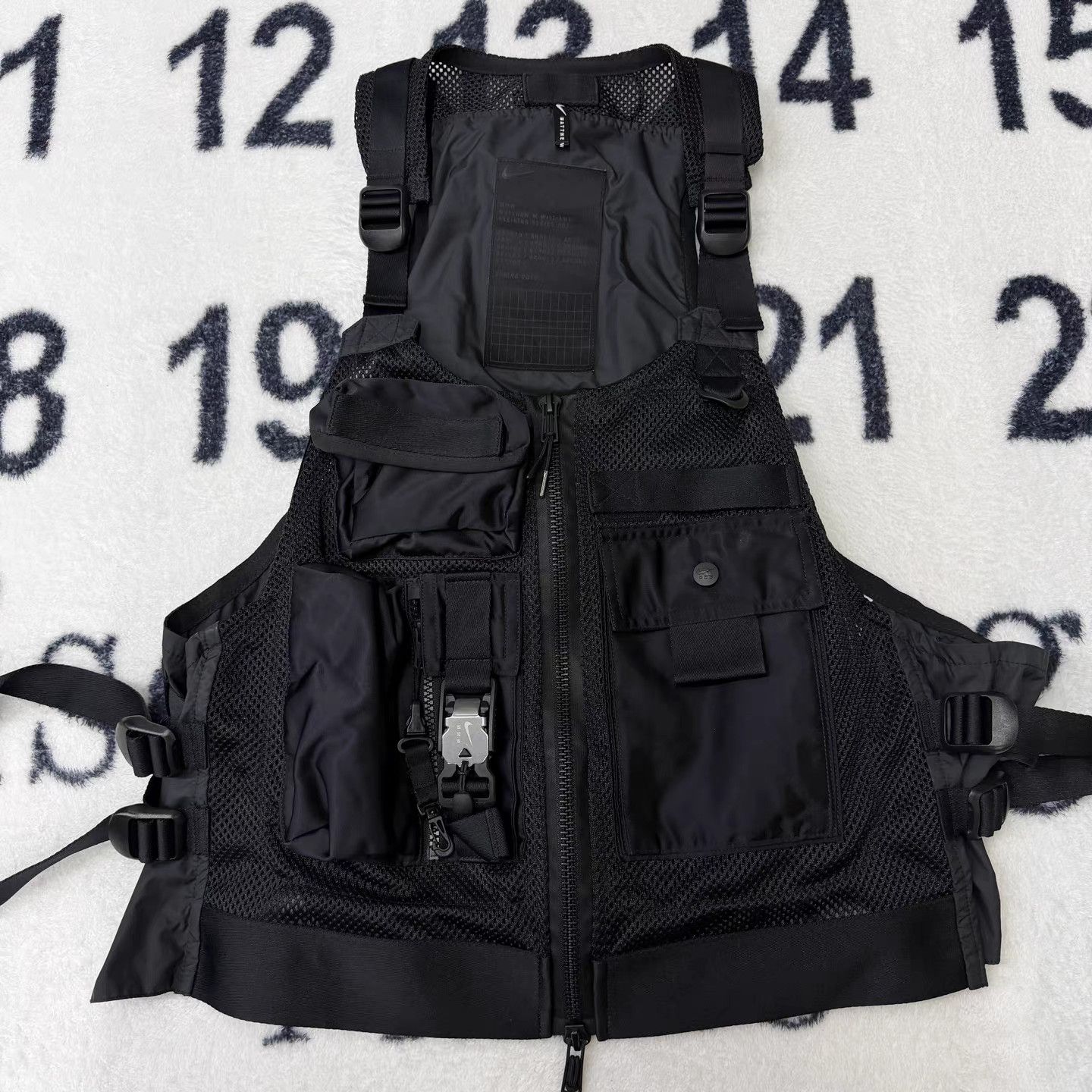 Nike Nike x MMW 2 Black Technical Vest K15 Size US L / EU 52-54 / 3 - 1 Thumbnail