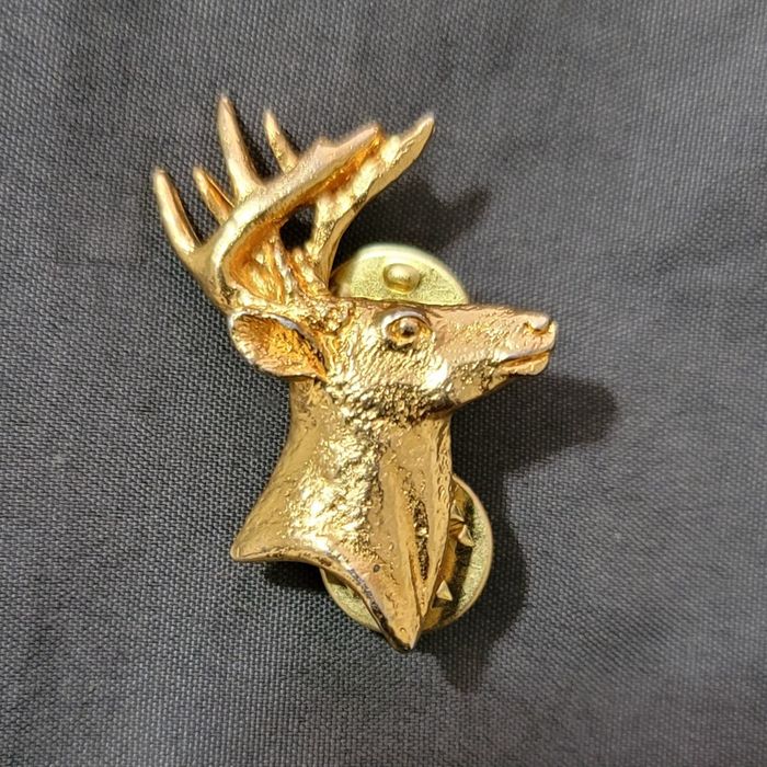 The Unbranded Brand Vtg 1980s Gold Tone Pewter Buck Head Lapel Pin ...