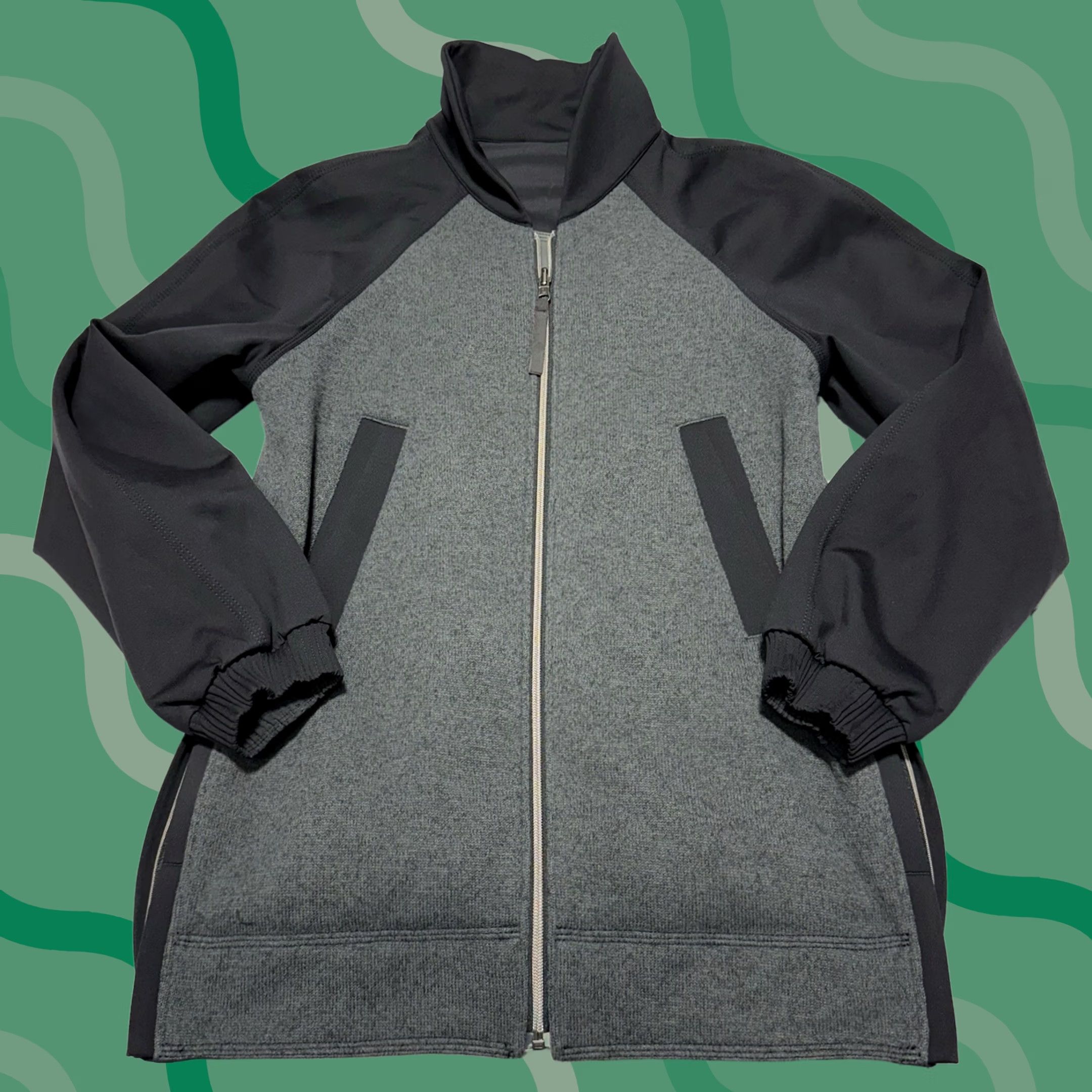 Lululemon Lululemon Both Ways Bomber Jacket Womens 8 Black Gray Reversible Full Zip Jacket Size M / US 6-8 / IT 42-44 - 1 Thumbnail