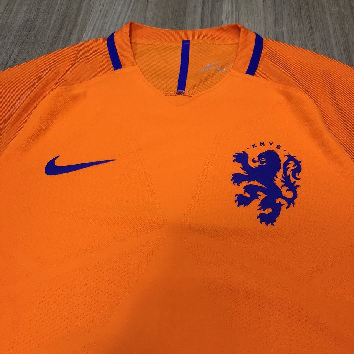 Nike Holland 16/17 player issue home shirt Size US M / EU 48-50 / 2 - 3 Thumbnail