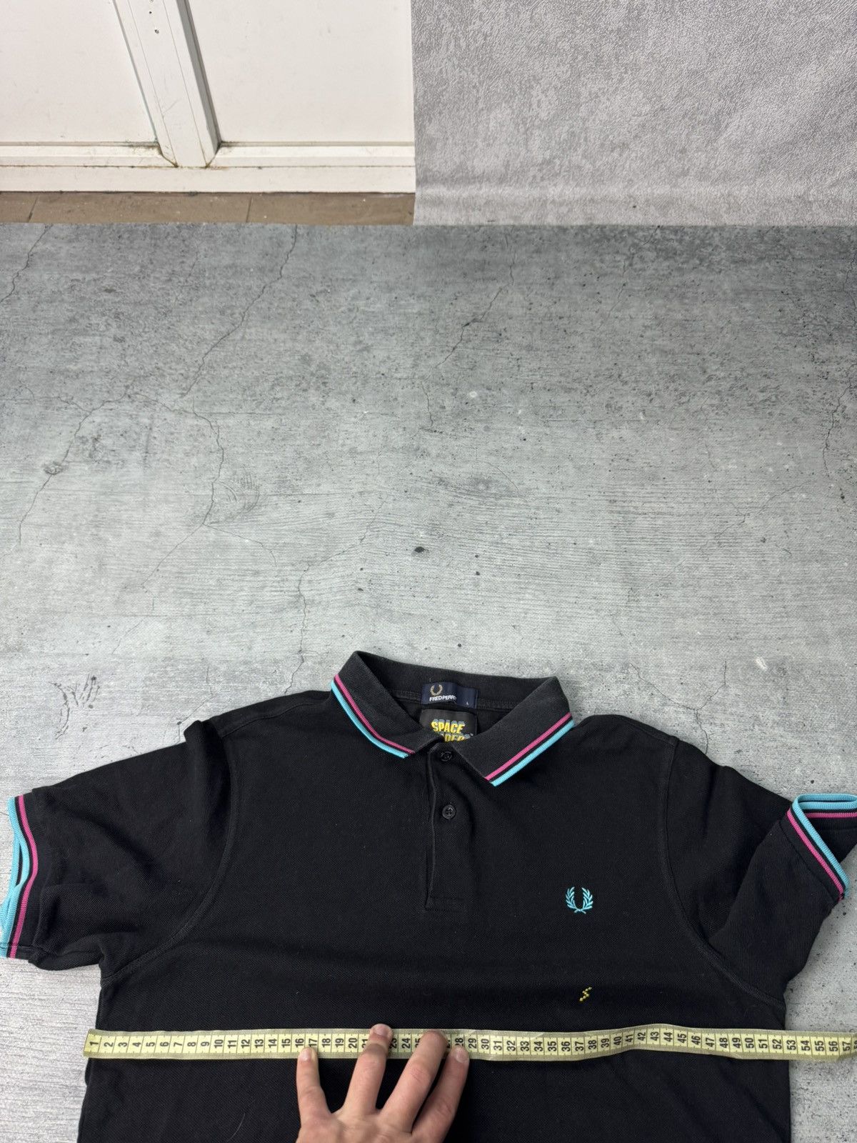 Fred Perry Rare Fred Perry Space Invaders Polo Casual T-Shirt Size US L / EU 52-54 / 3 - 4 Thumbnail