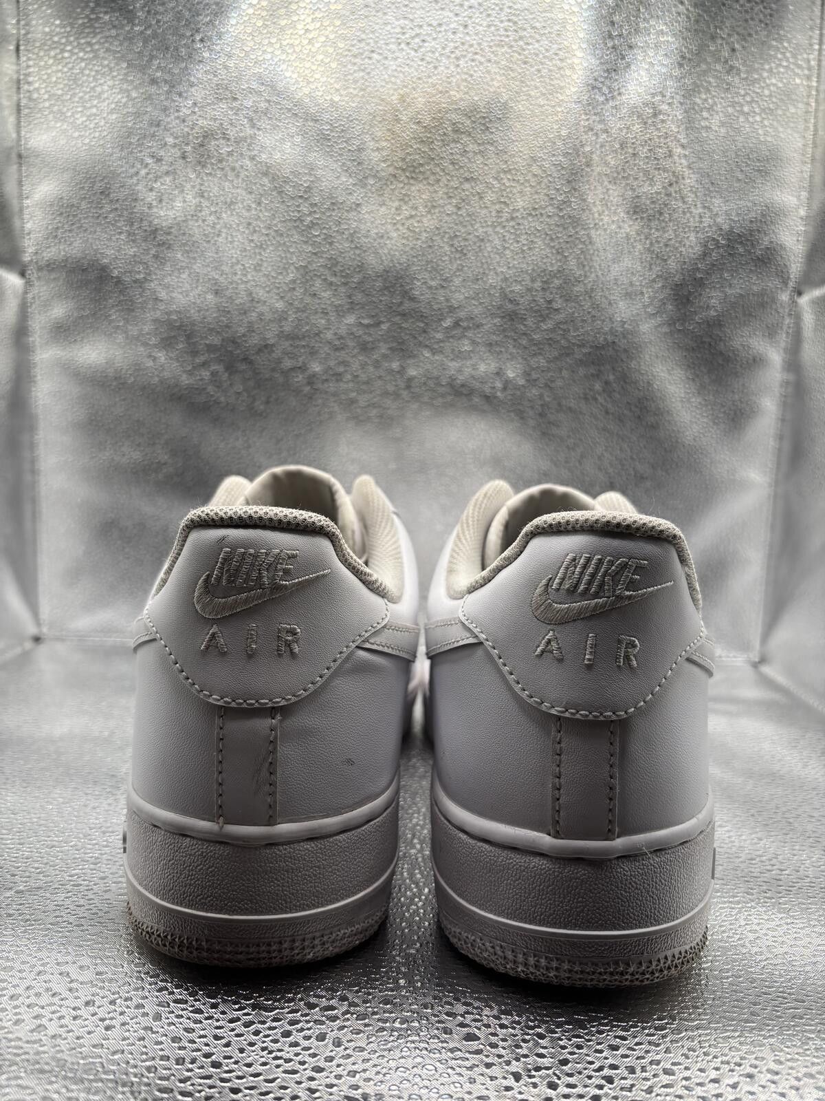 Nike Nike Air Force 1 low triple white Size US 12 / EU 45 - 4 Thumbnail