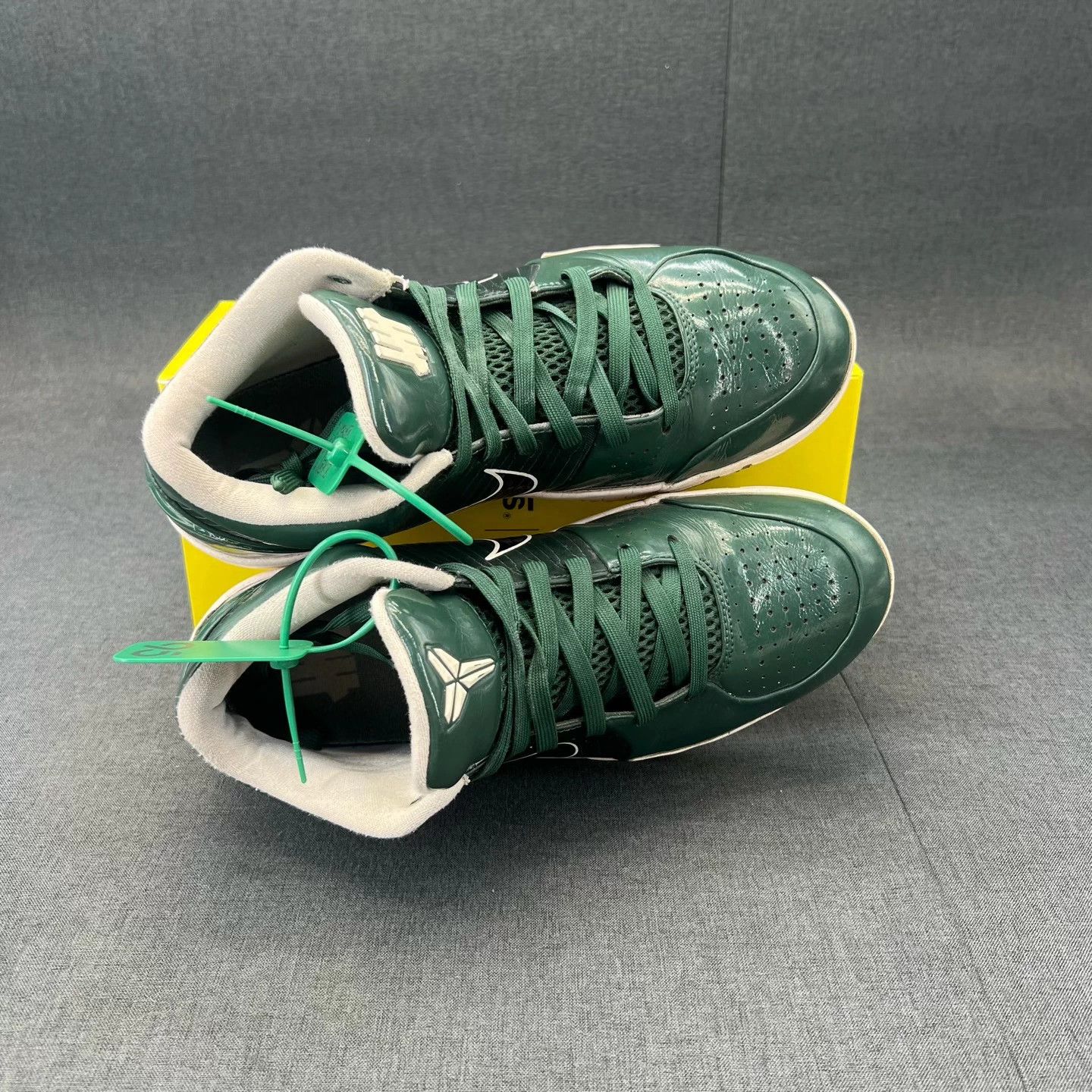 Nike Nike Zoom Kobe 4 'Bucks' 43 New Size US 10 / EU 43 - 6 Thumbnail