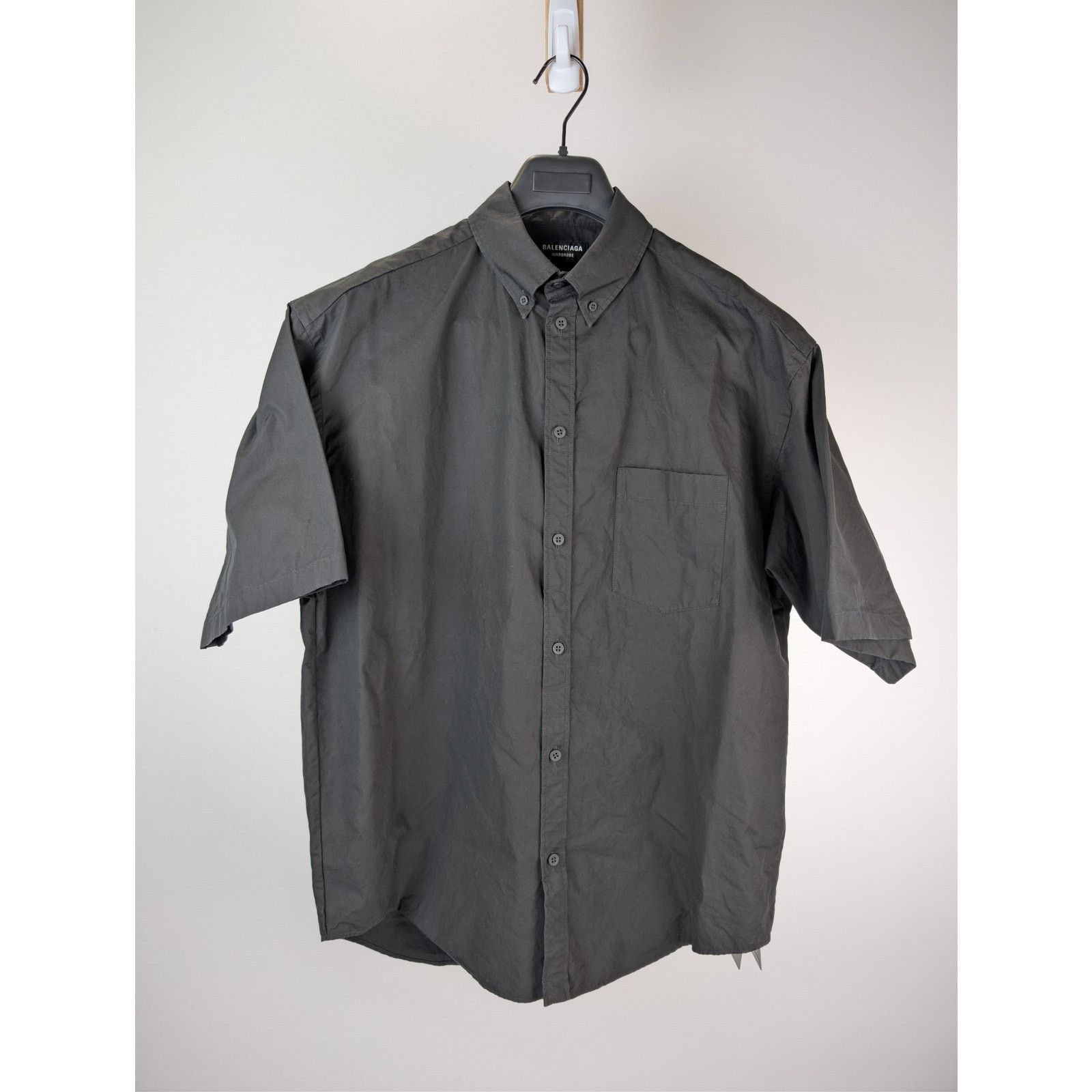 Balenciaga o1rshd1 Large Fit Short Sleeve Shirt in Washed Out Black Size US XXL / EU 58 / 5 - 10 Thumbnail