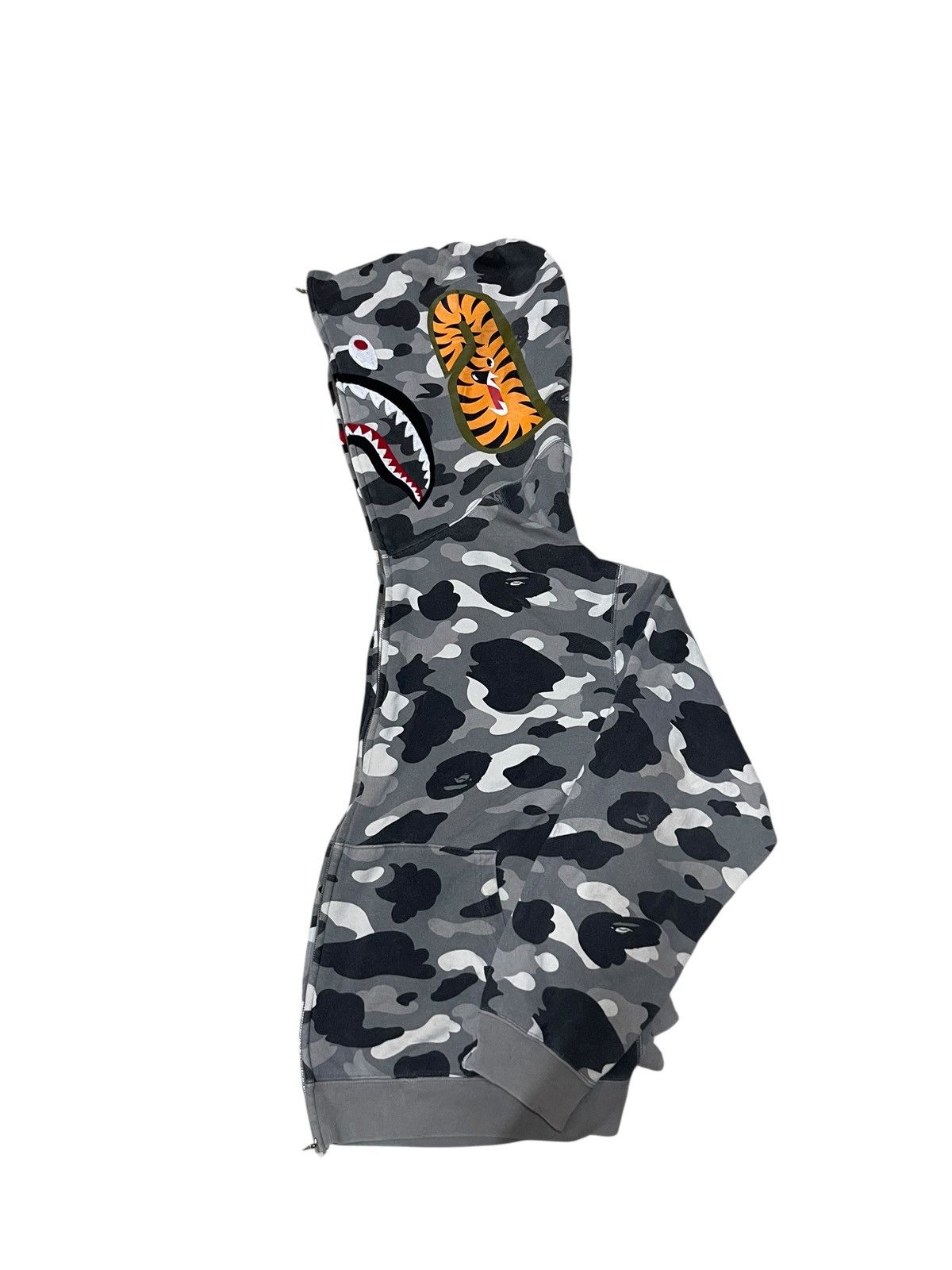 Bape Vintage Bape A Bathing Ape Camo Fullzipper Size US L / EU 52-54 / 3 - 5 Thumbnail