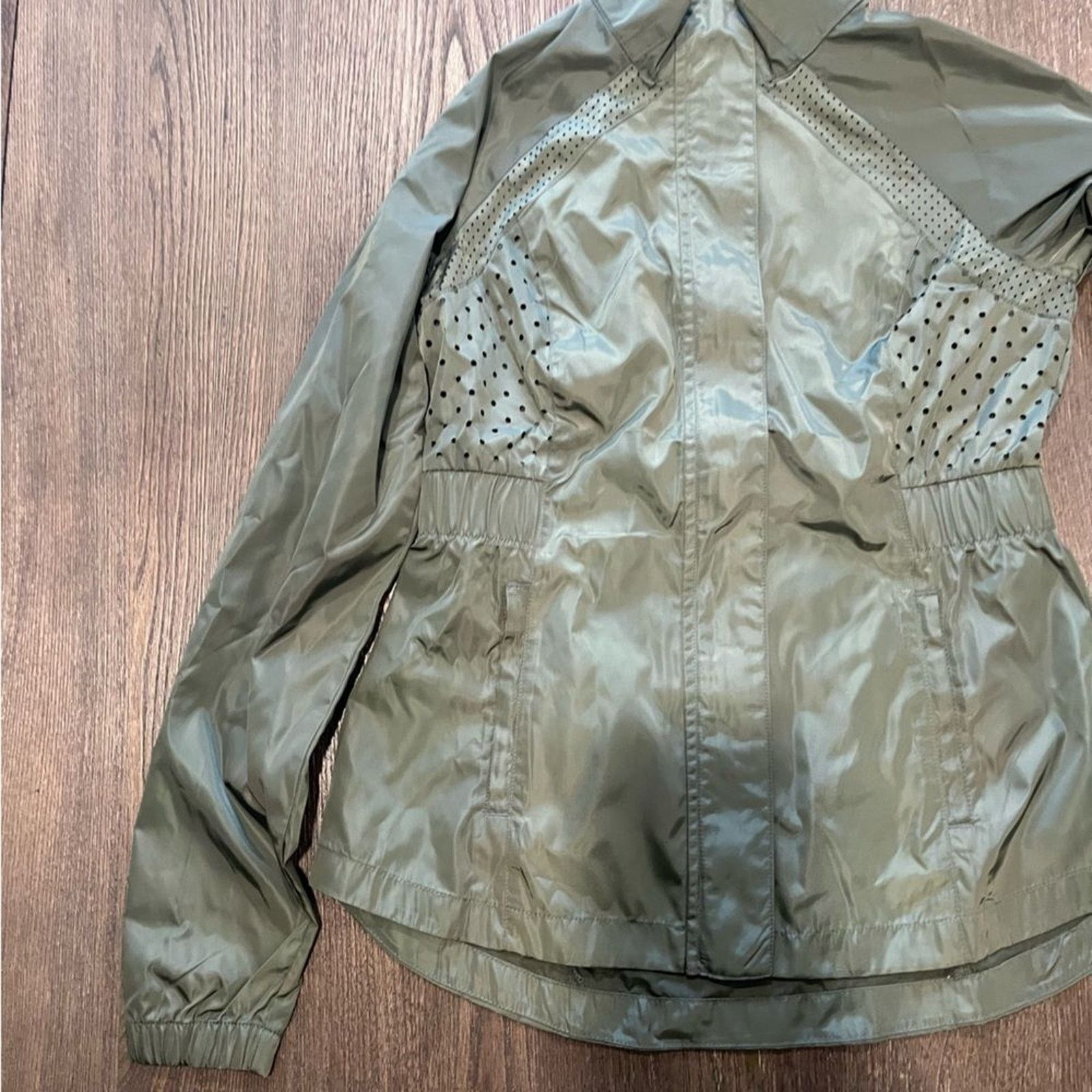 Fila NWOT Fila Womens Army Green Rain Jacket - Size XS Size XS / US 0-2 / IT 36-38 - 2 Thumbnail