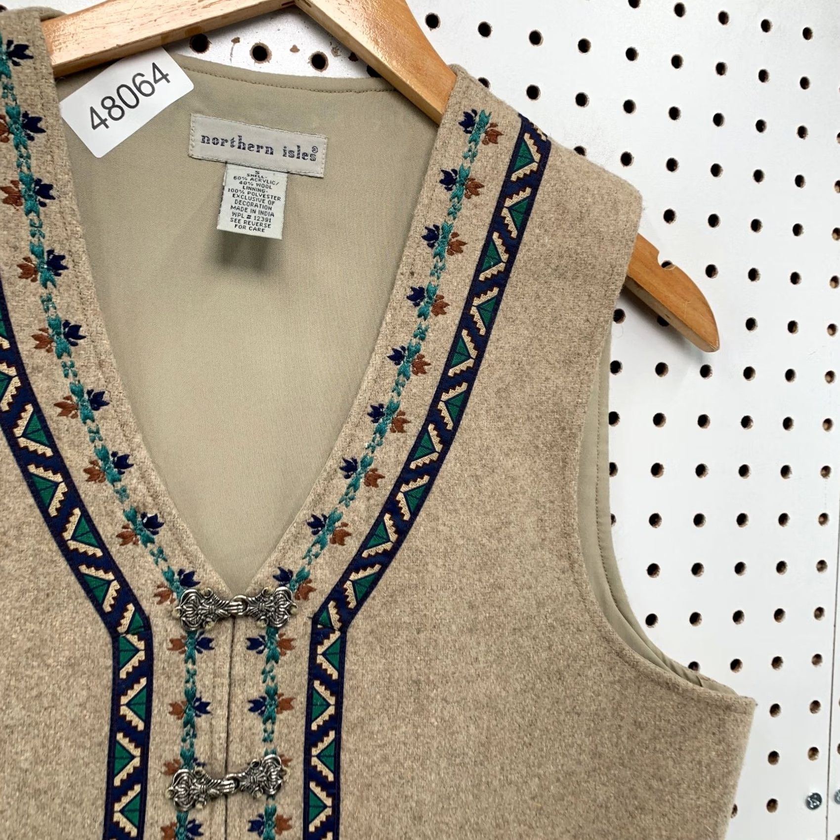Vintage VINTAGE Northern Womens Vest Wool Tyrolean Austrian Beig Beige Folkloric Boho Small Wool Tyrolean Vest Womens Small Beige Bohemian Winter Fall Womens Size S / US 4 / IT 40 - 6 Thumbnail