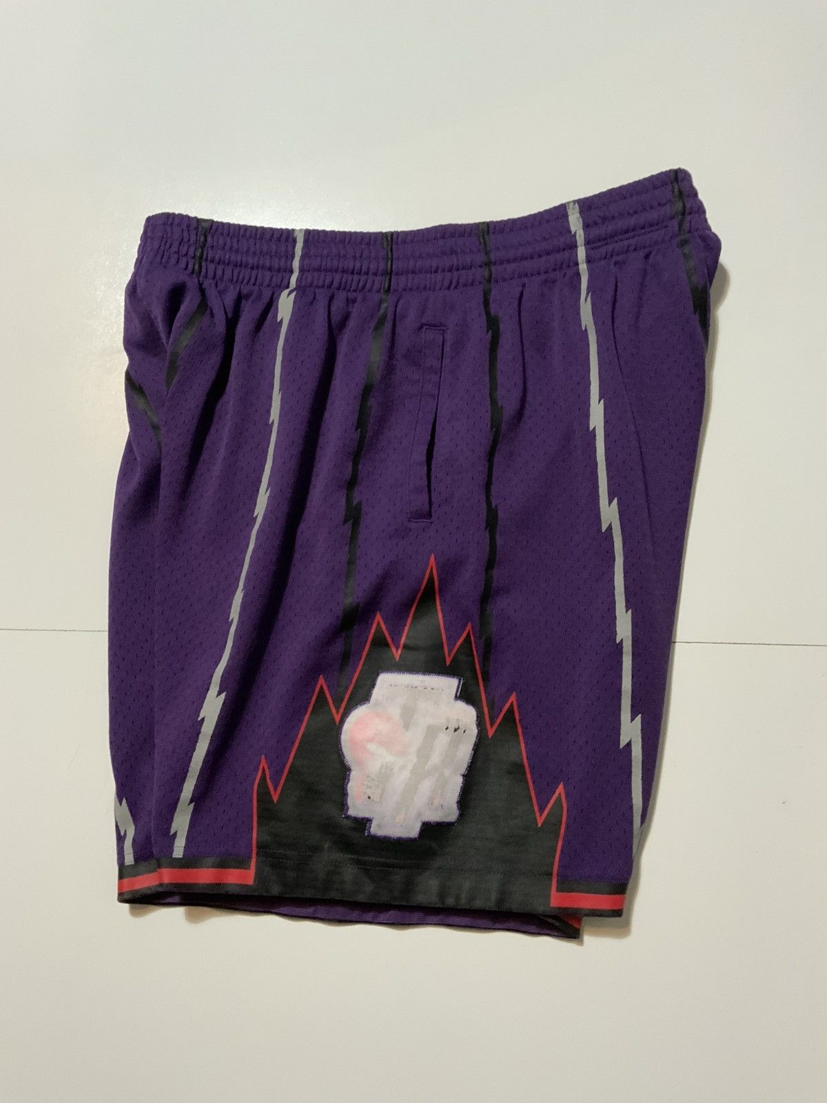 Mitchell & Ness × NBA Mitchell Ness Hardwood Classics 1998 Toronto Raptors Shorts Size US 36 / EU 52 - 4 Thumbnail