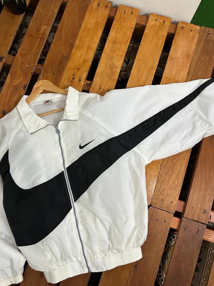 VINTAGE NIKE BIG SWOOSH WINBREAKER