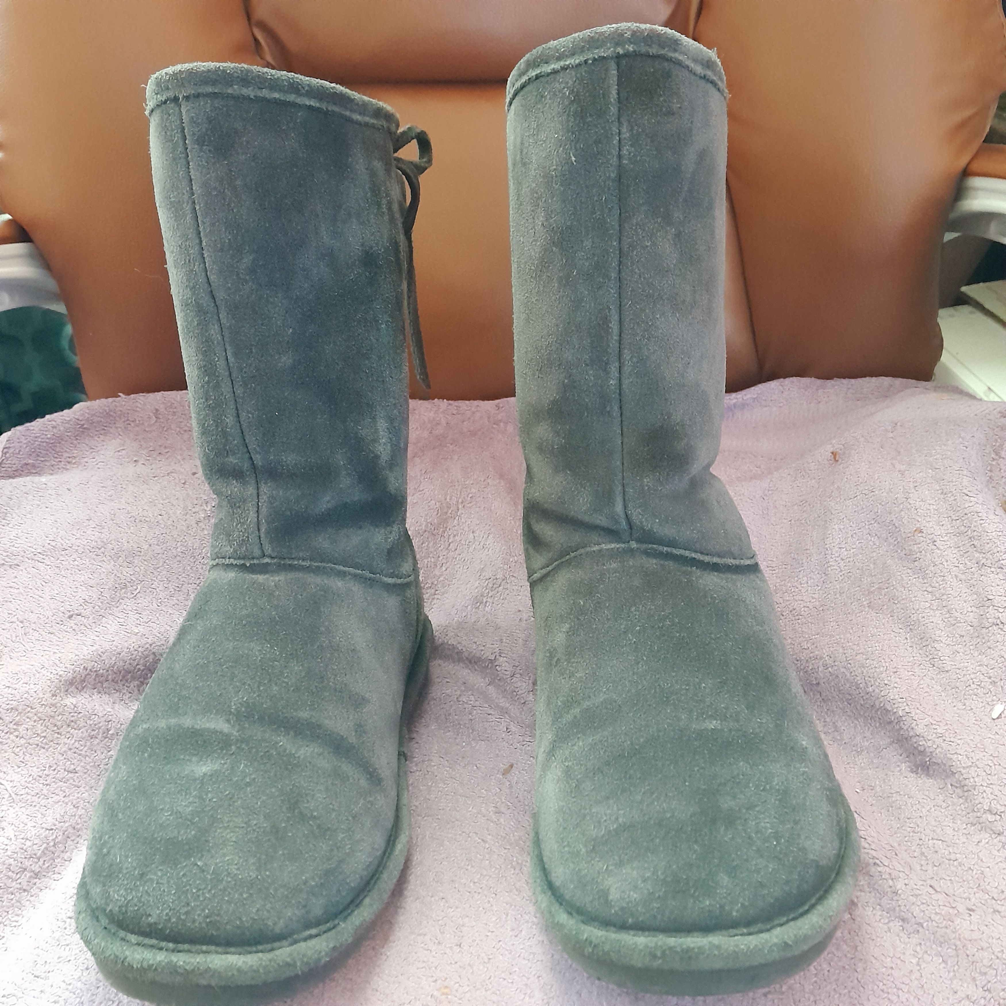 Other Bearpaw Elle Short Grey Women's Winter Boots Size 8 Size US 8 / IT 38 - 1 Thumbnail