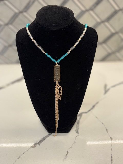 Jewelry Elegant Gold Plunging Necklace Size ONE SIZE - 1 Thumbnail