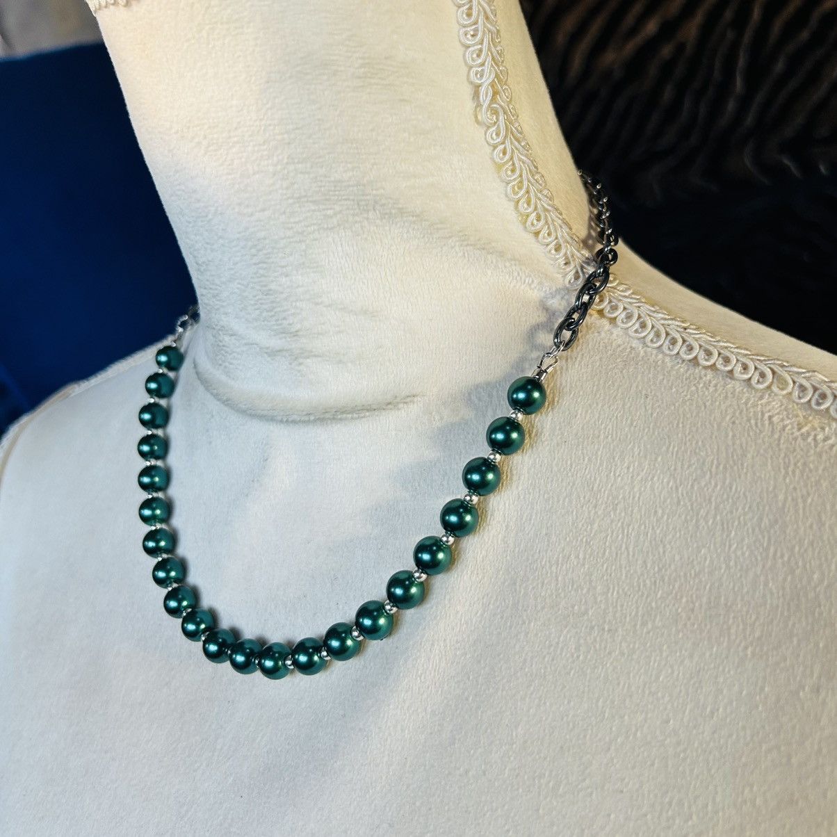 Handmade Handcrafted chrome chain peacock blue pearl necklace Size ONE SIZE - 3 Thumbnail