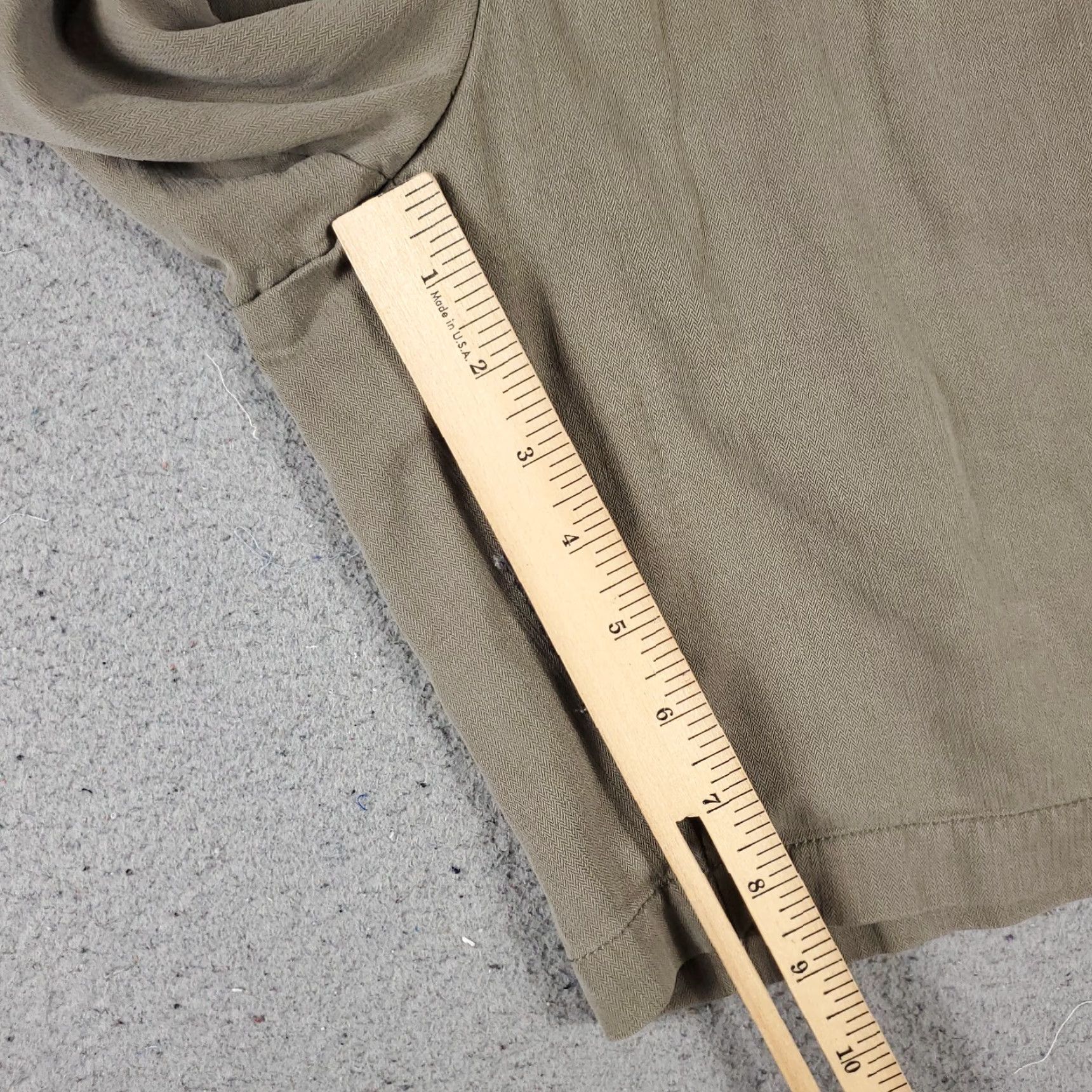 Tommy Bahama VINTAGE Tommy Bahama Shorts Men's Size 36 Beige Silk Casual Pleated Chinos Mens Size US 36 / EU 52 - 6 Thumbnail